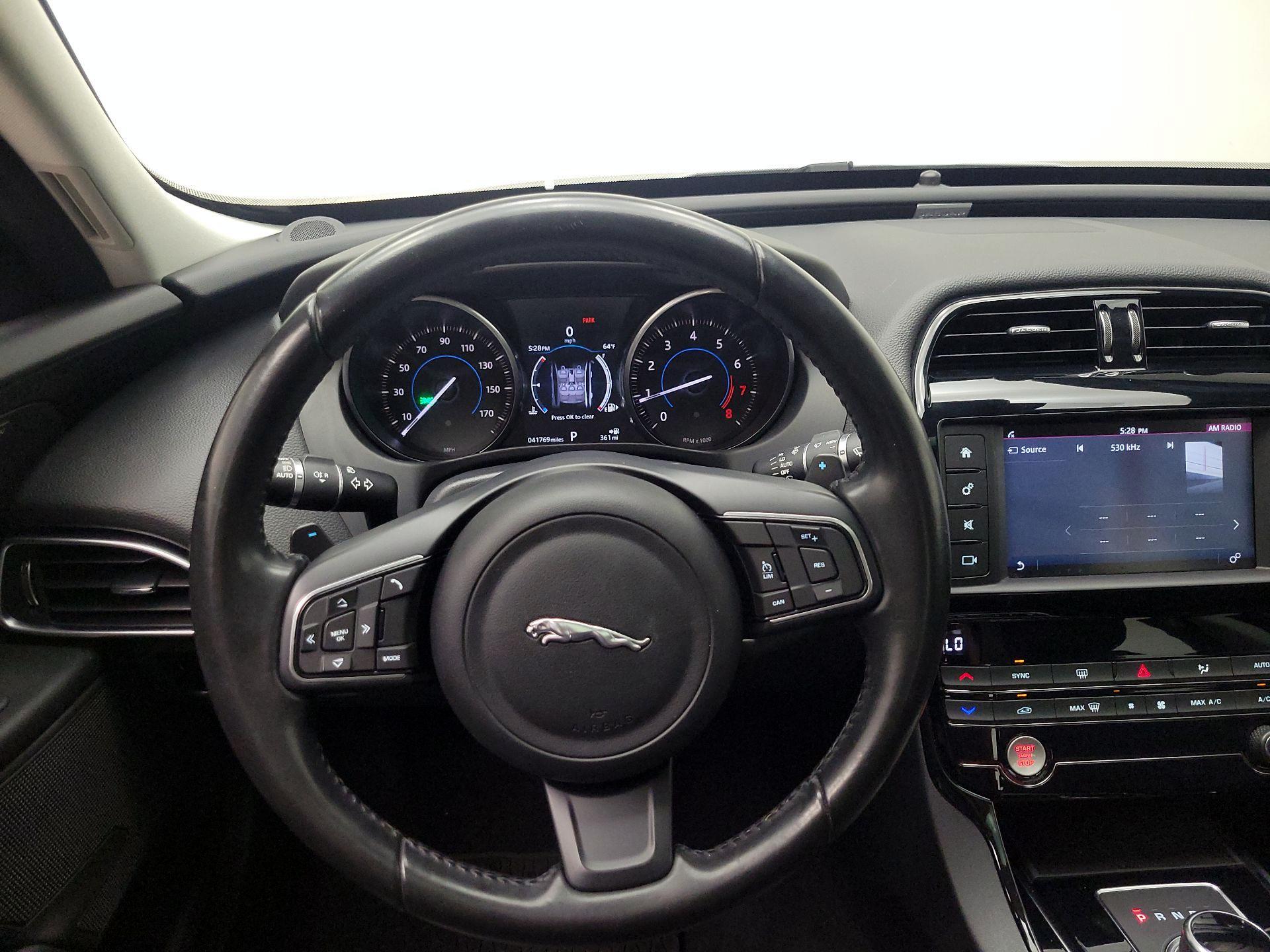Thumbnail: 2018 Jaguar XE - 10