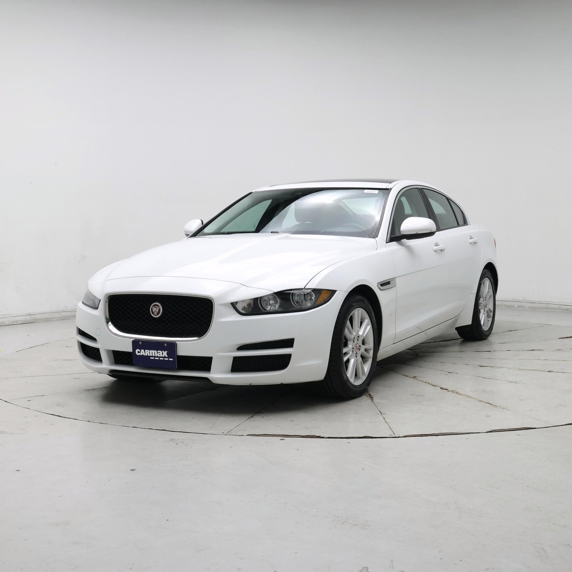Thumbnail: 2018 Jaguar XE - 4