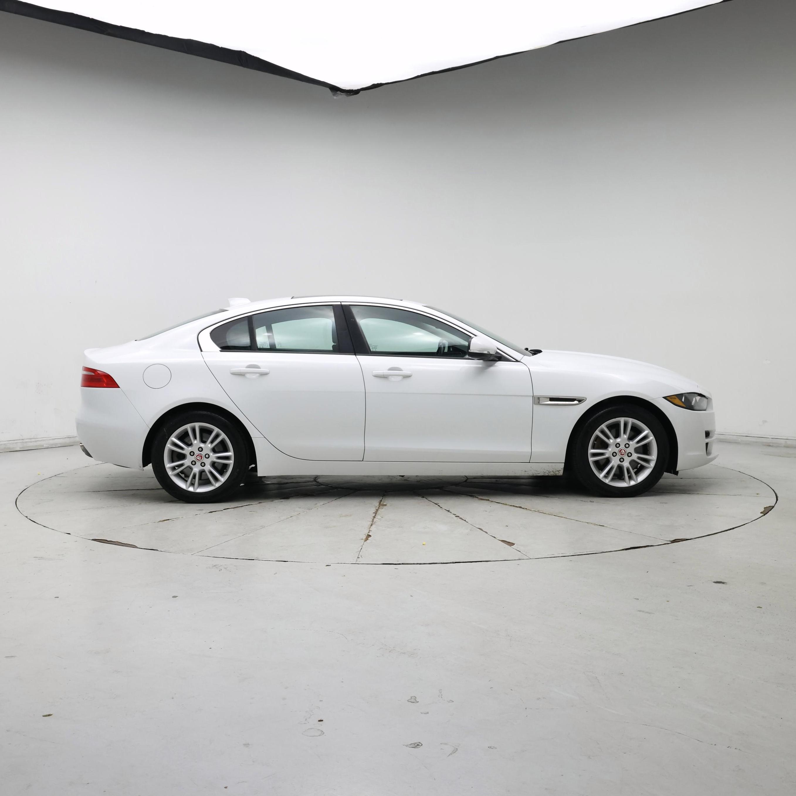 Thumbnail: 2018 Jaguar XE - 7