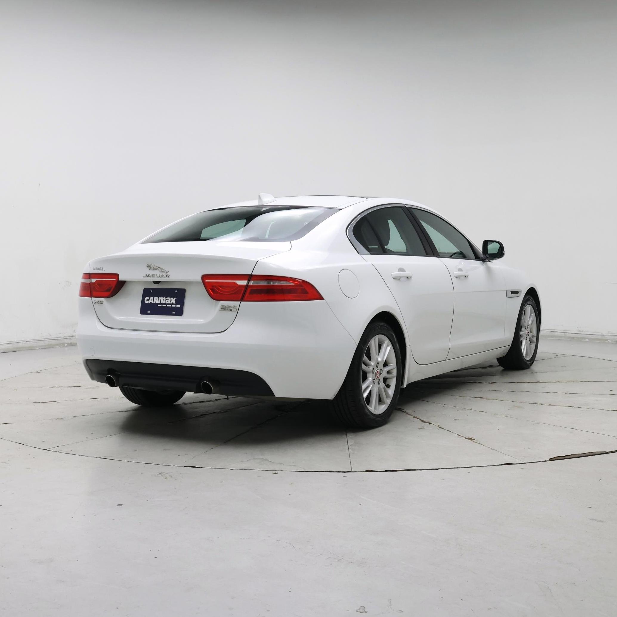 Thumbnail: 2018 Jaguar XE - 8