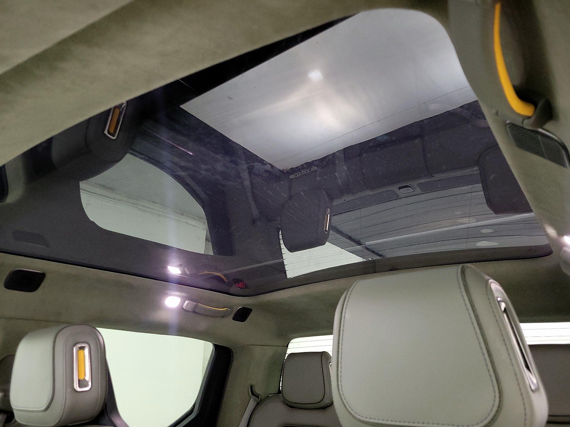 Thumbnail: 2022 Rivian R1T - 19