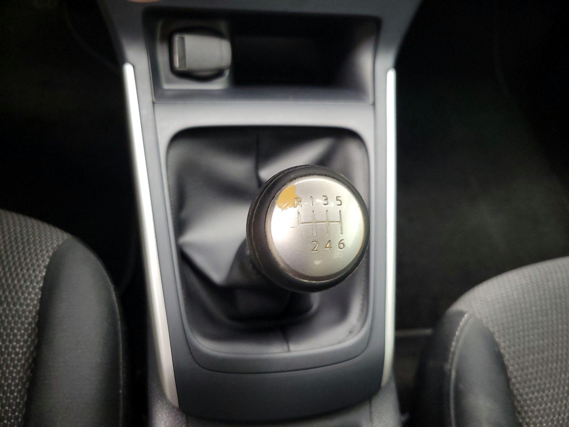 Thumbnail: 2019 Nissan Sentra - 17