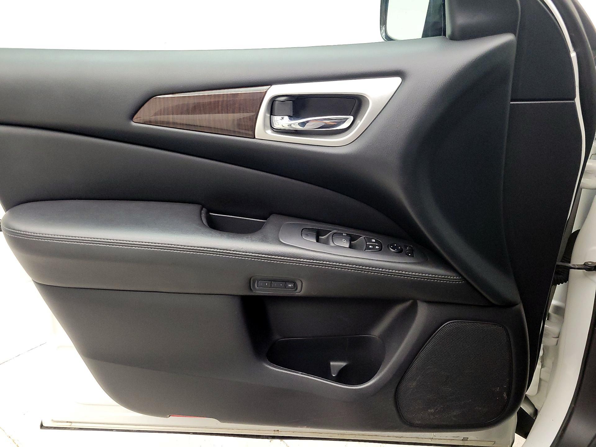 Thumbnail: 2014 Nissan Pathfinder - 12