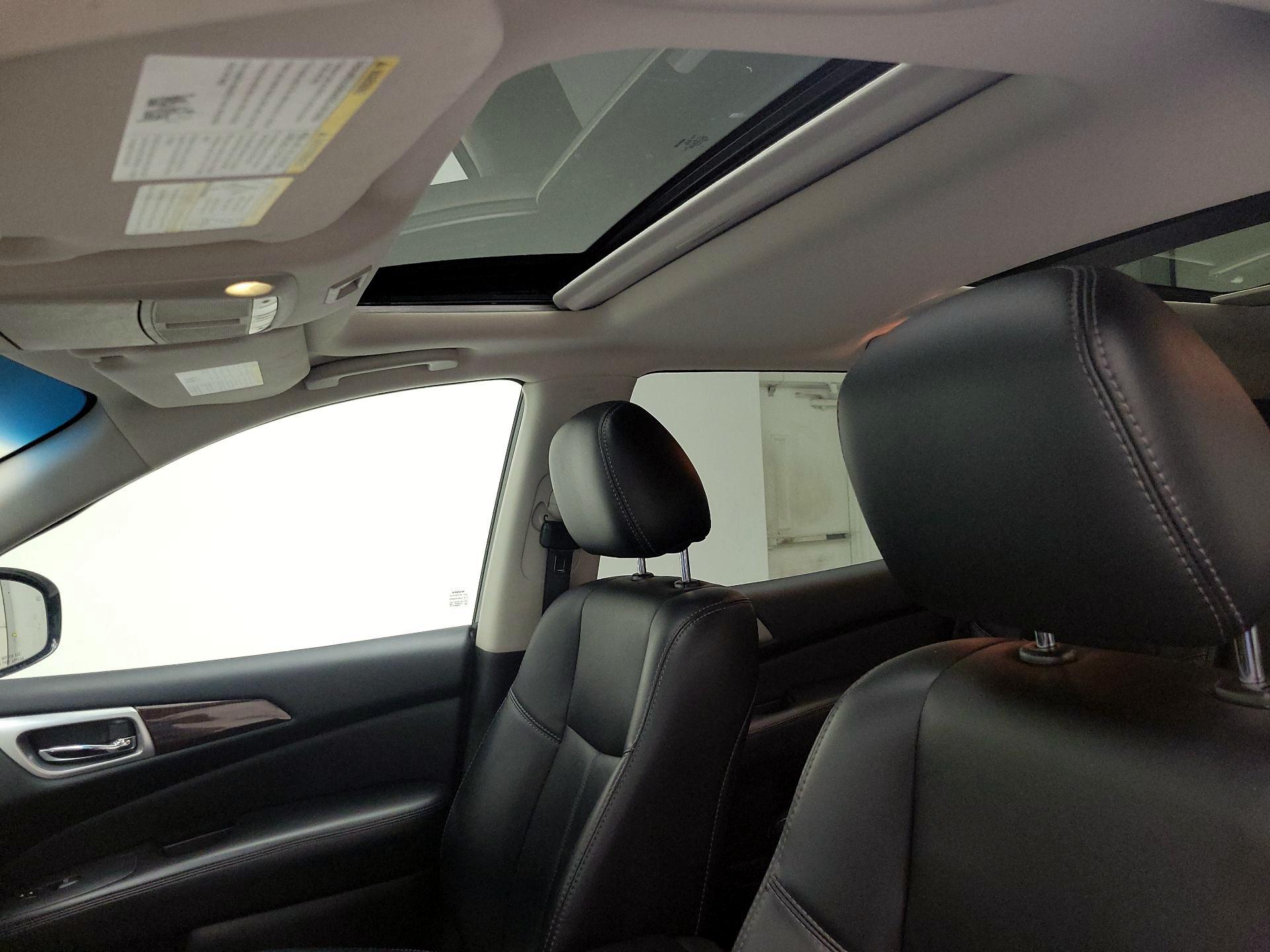 Thumbnail: 2014 Nissan Pathfinder - 19