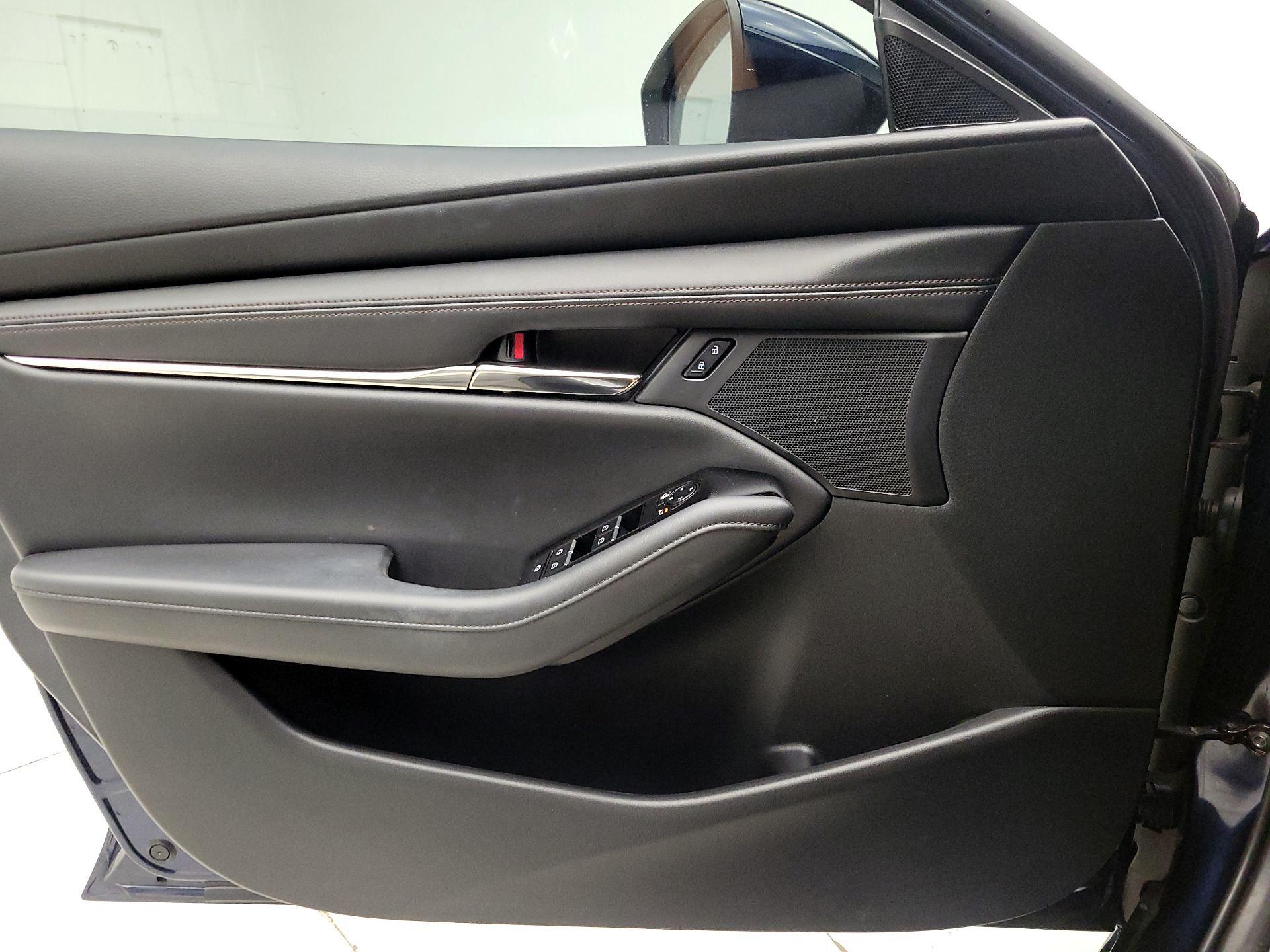Thumbnail: 2021 Mazda Mazda3 - 12