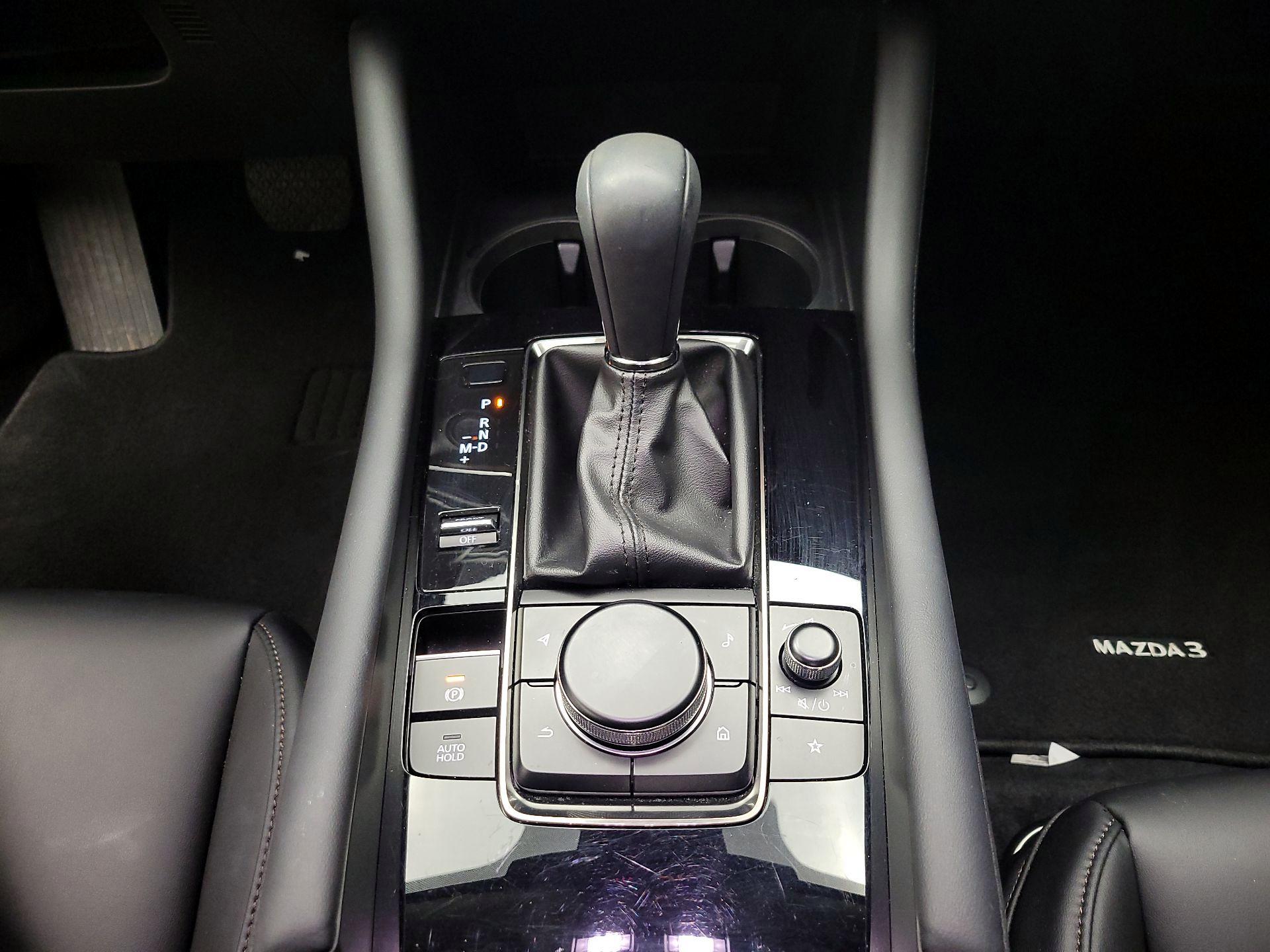 Thumbnail: 2021 Mazda Mazda3 - 17