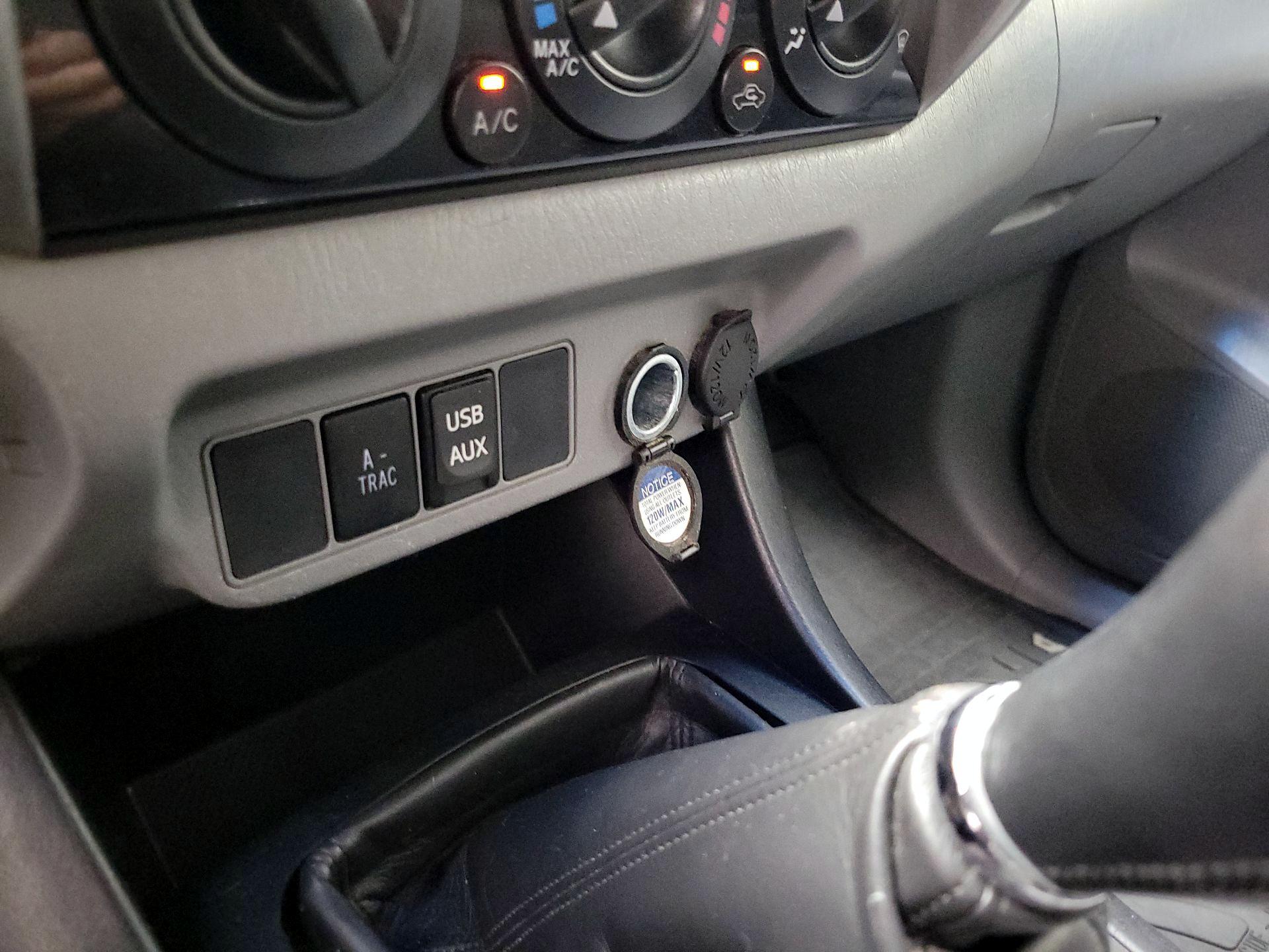 Thumbnail: 2013 Toyota Tacoma - 18