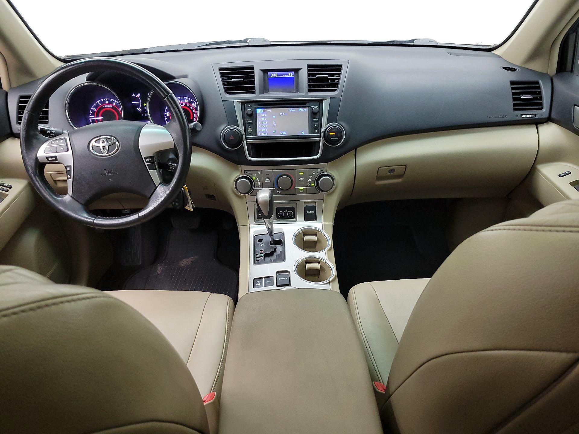 Thumbnail: 2013 Toyota Highlander - 9