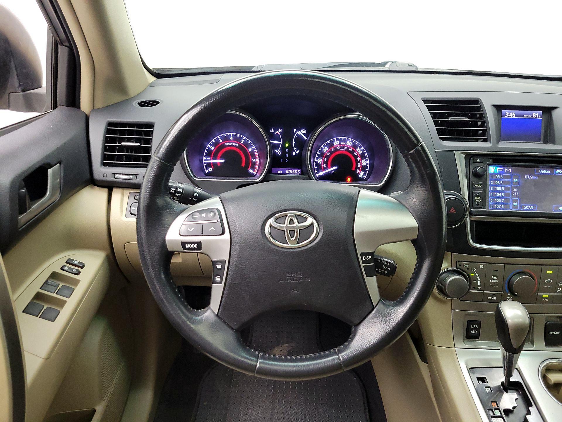 Thumbnail: 2013 Toyota Highlander - 10
