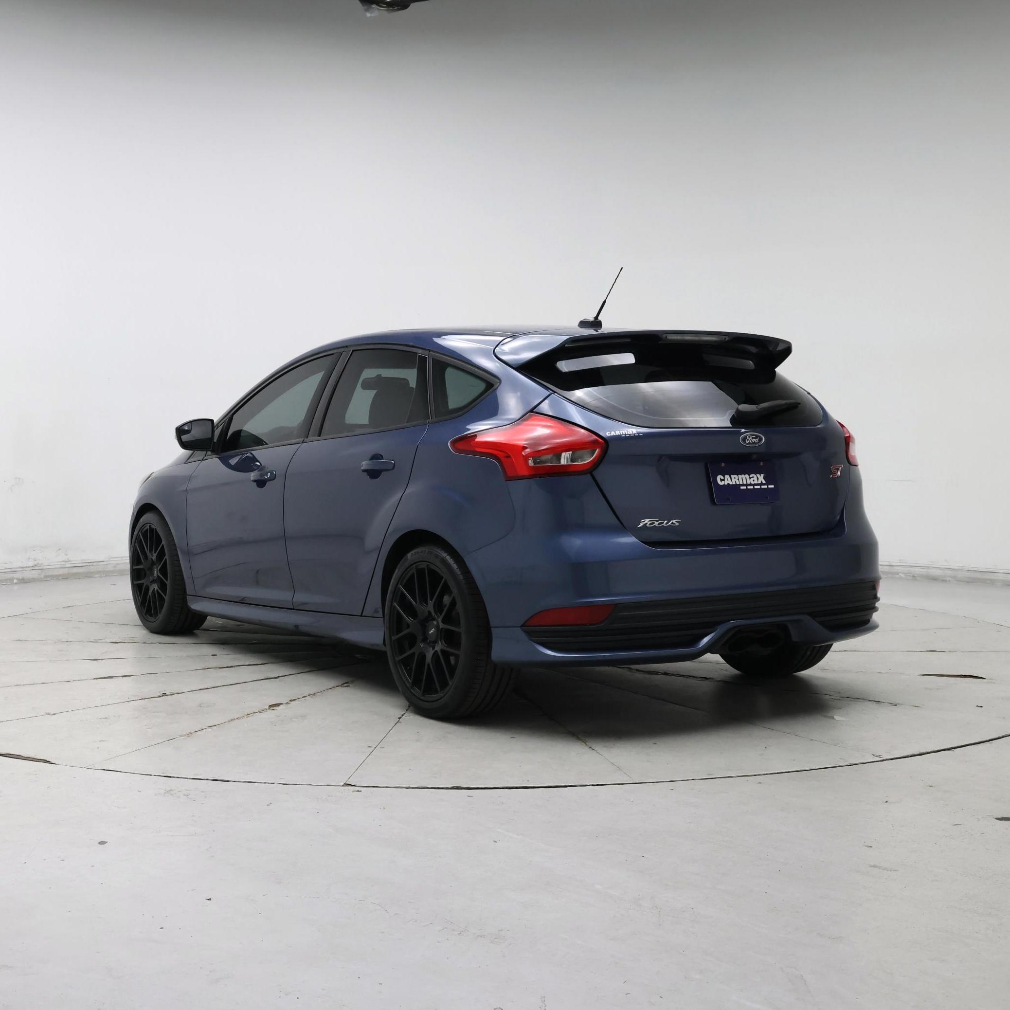 Thumbnail: 2018 Ford Focus - 2