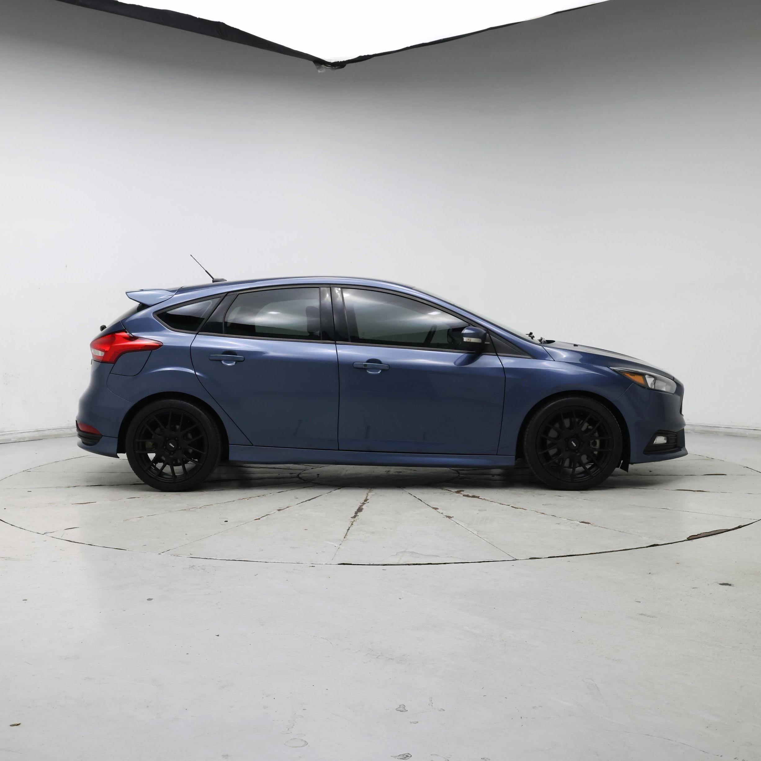Thumbnail: 2018 Ford Focus - 7