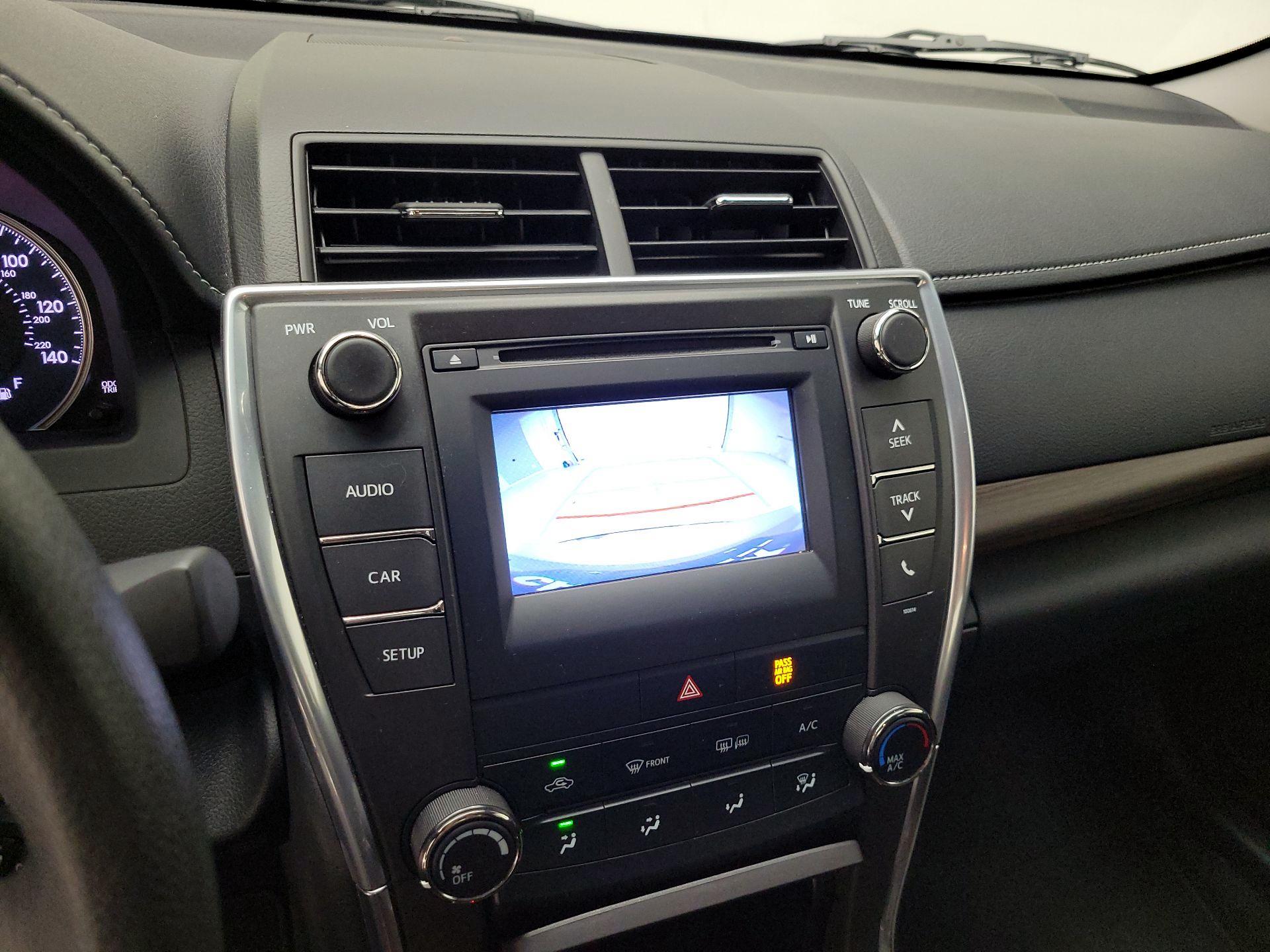 Thumbnail: 2016 Toyota Camry - 14