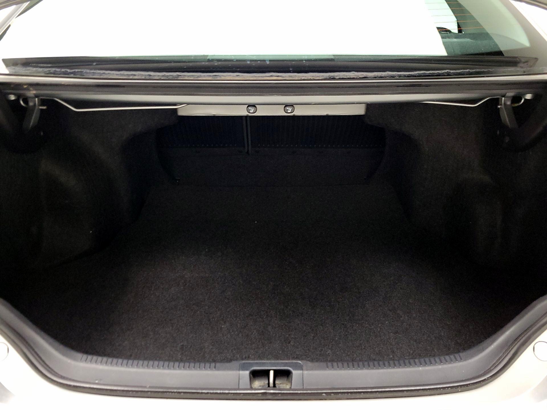 Thumbnail: 2016 Toyota Camry - 20