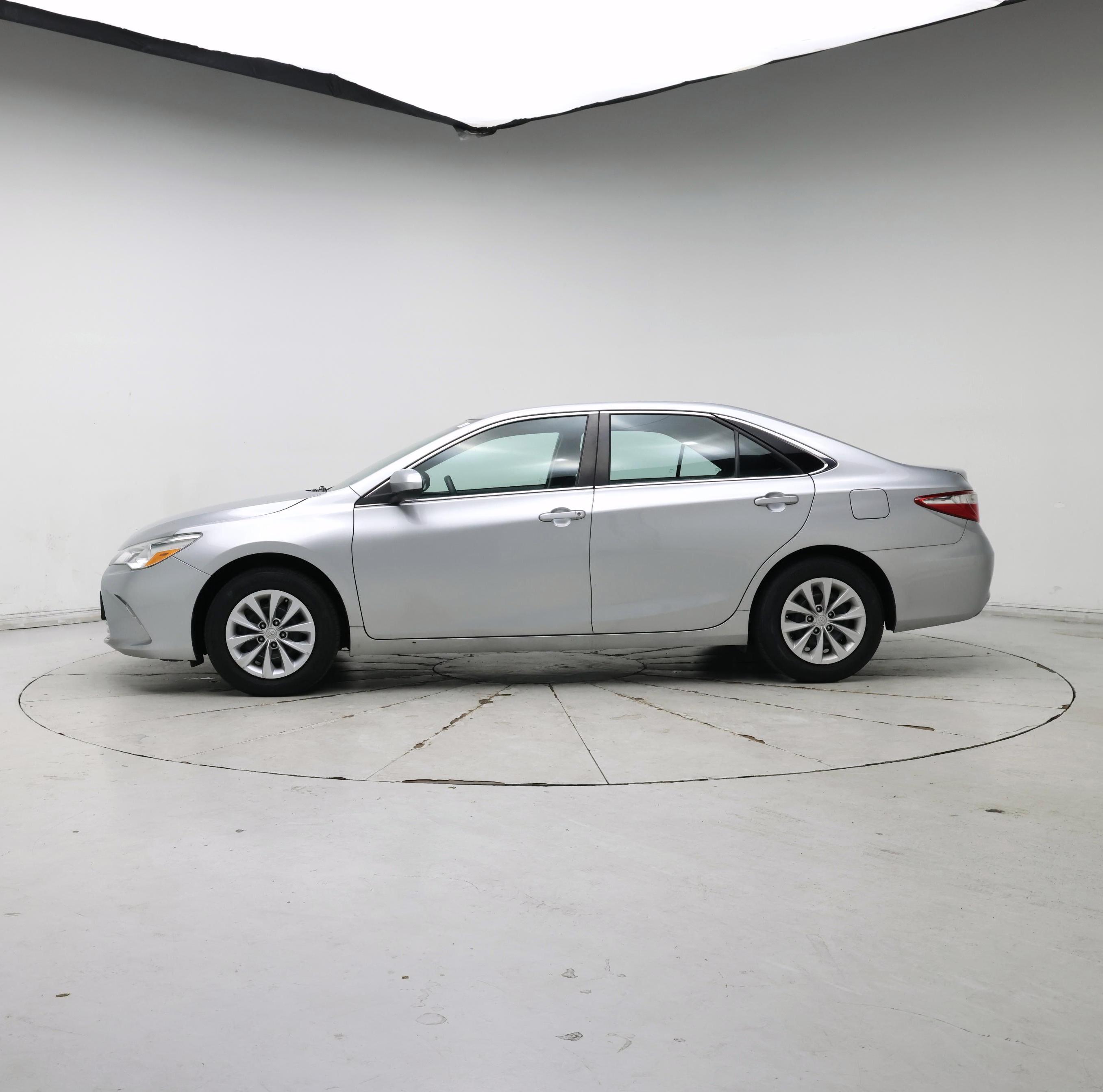 Thumbnail: 2016 Toyota Camry - 3