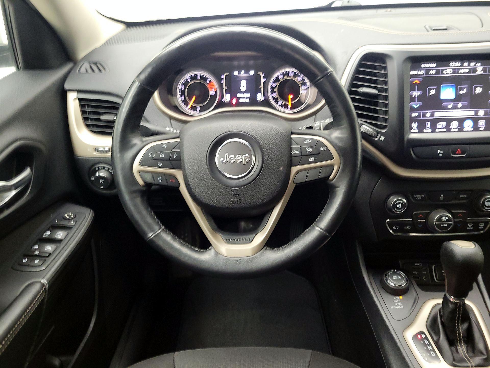 Thumbnail: 2016 Jeep Cherokee - 10