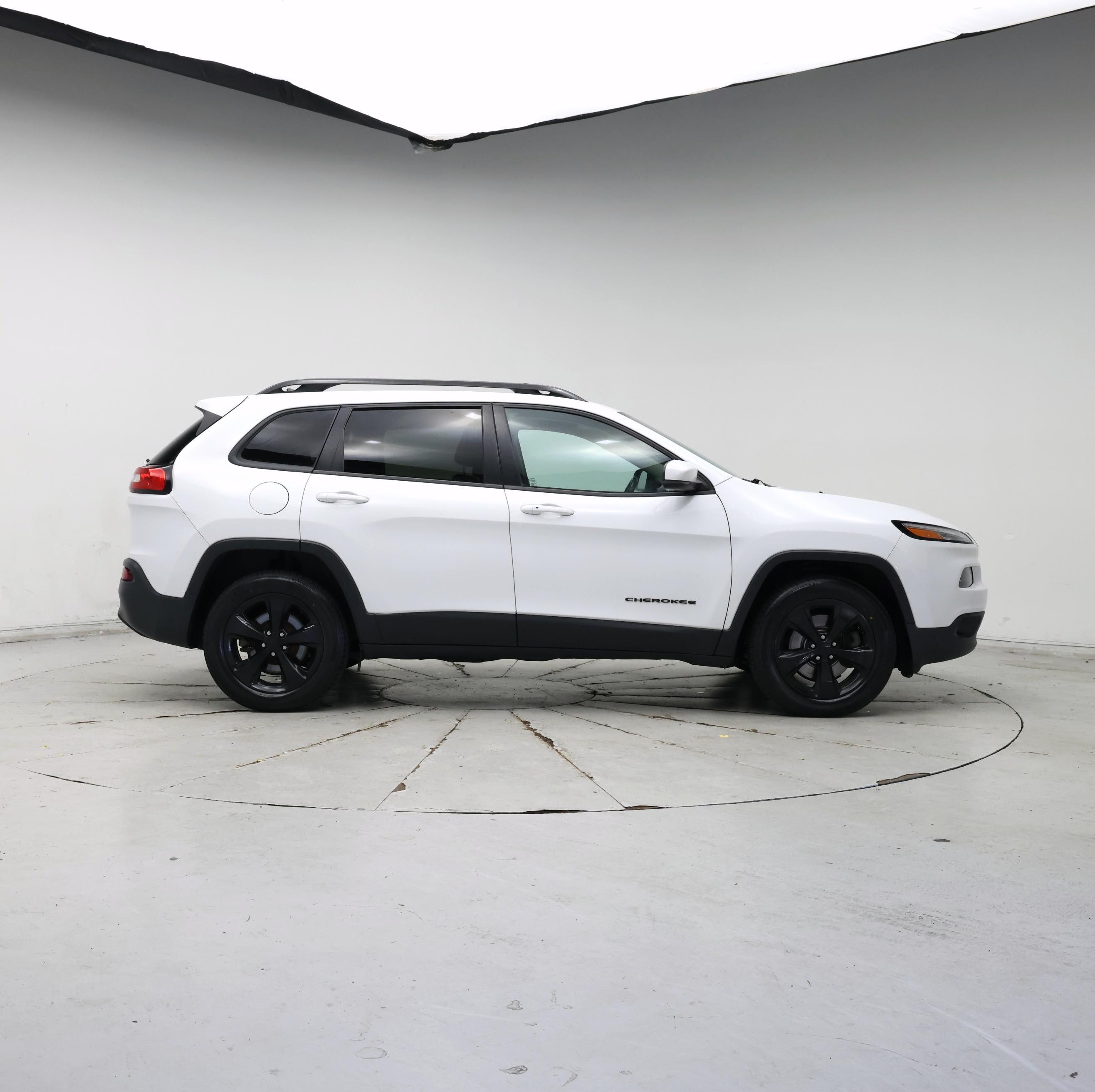Thumbnail: 2016 Jeep Cherokee - 7