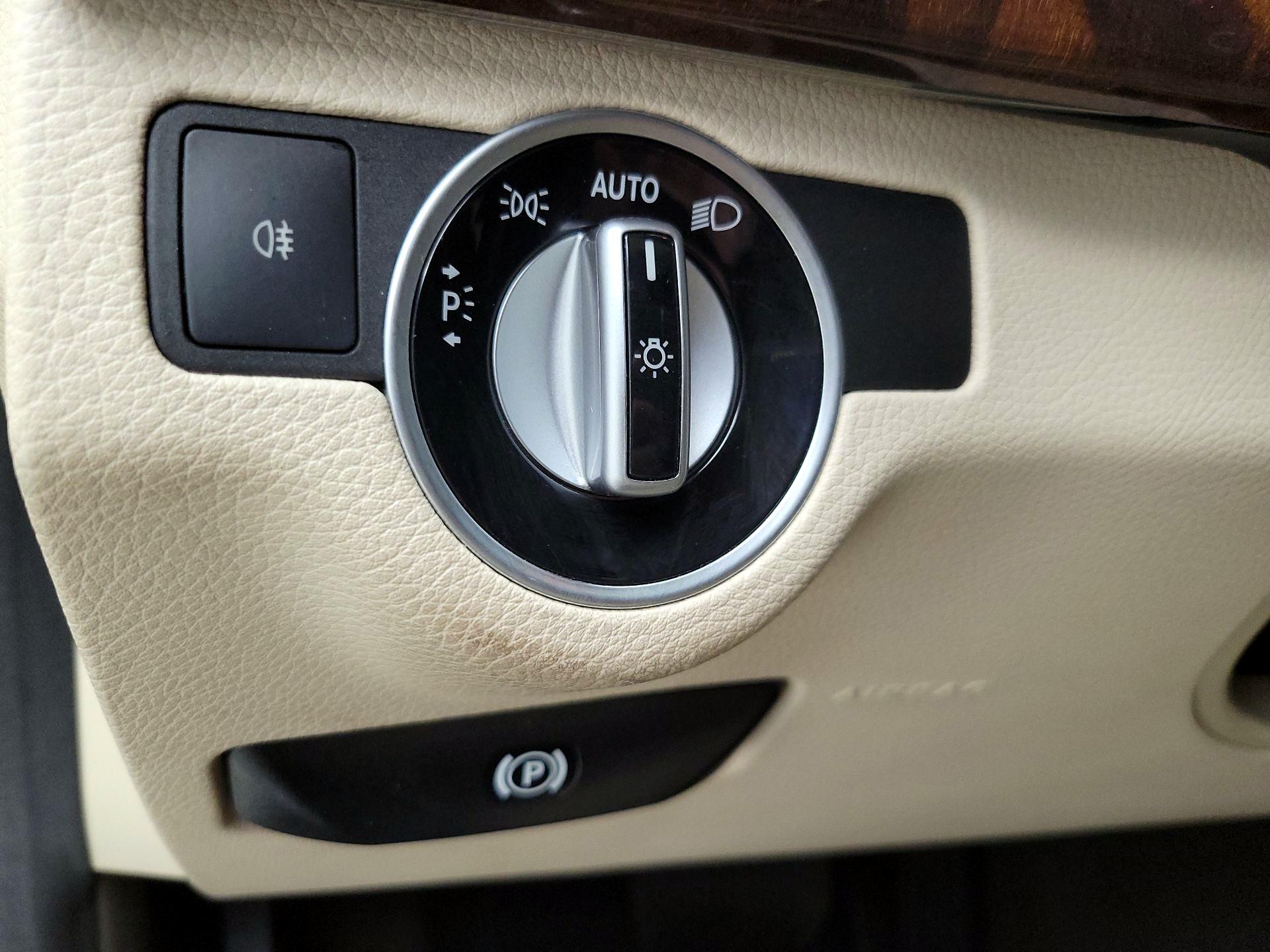 Thumbnail: 2015 Mercedes-Benz GLK - 13
