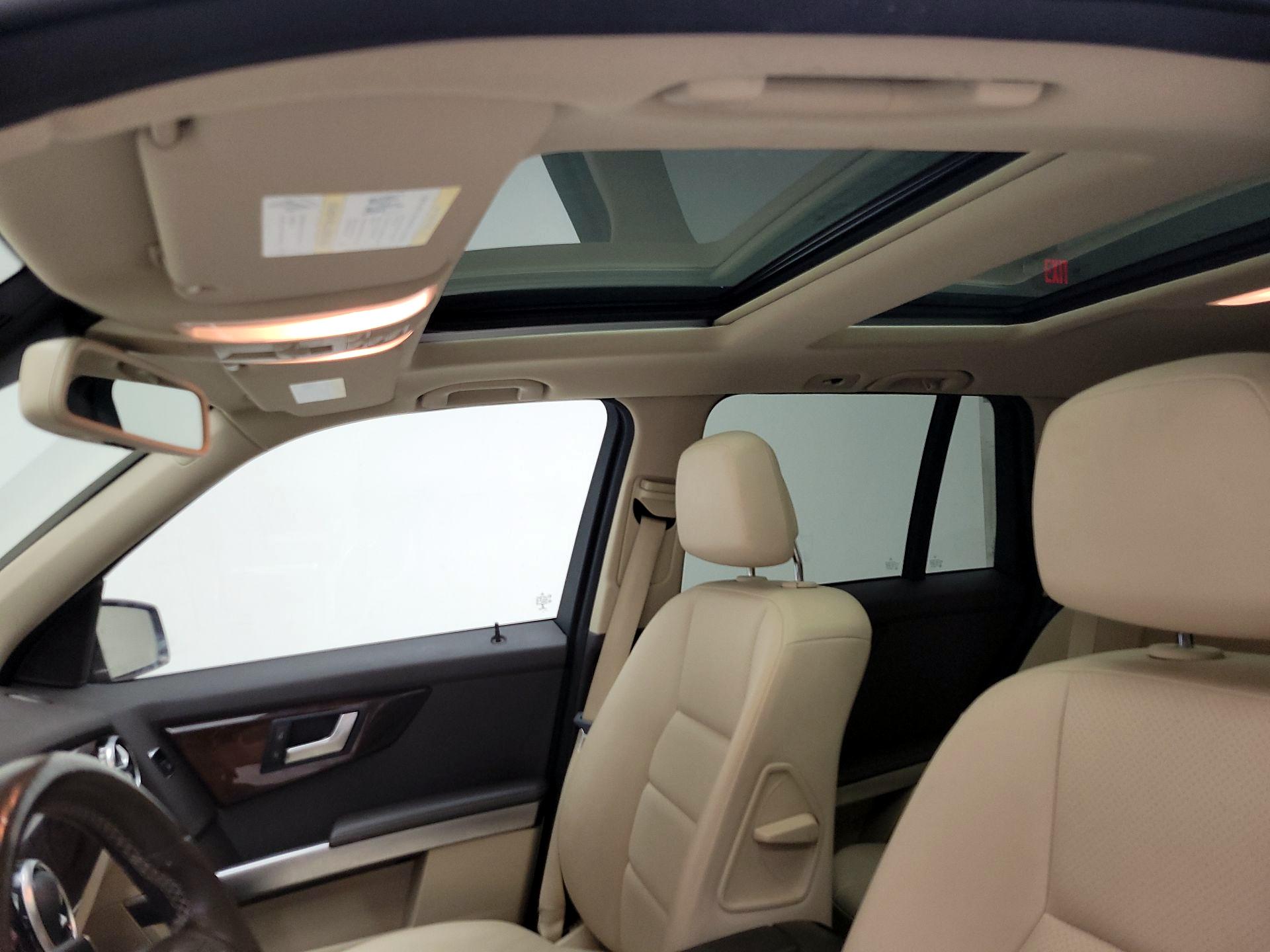 Thumbnail: 2015 Mercedes-Benz GLK - 20