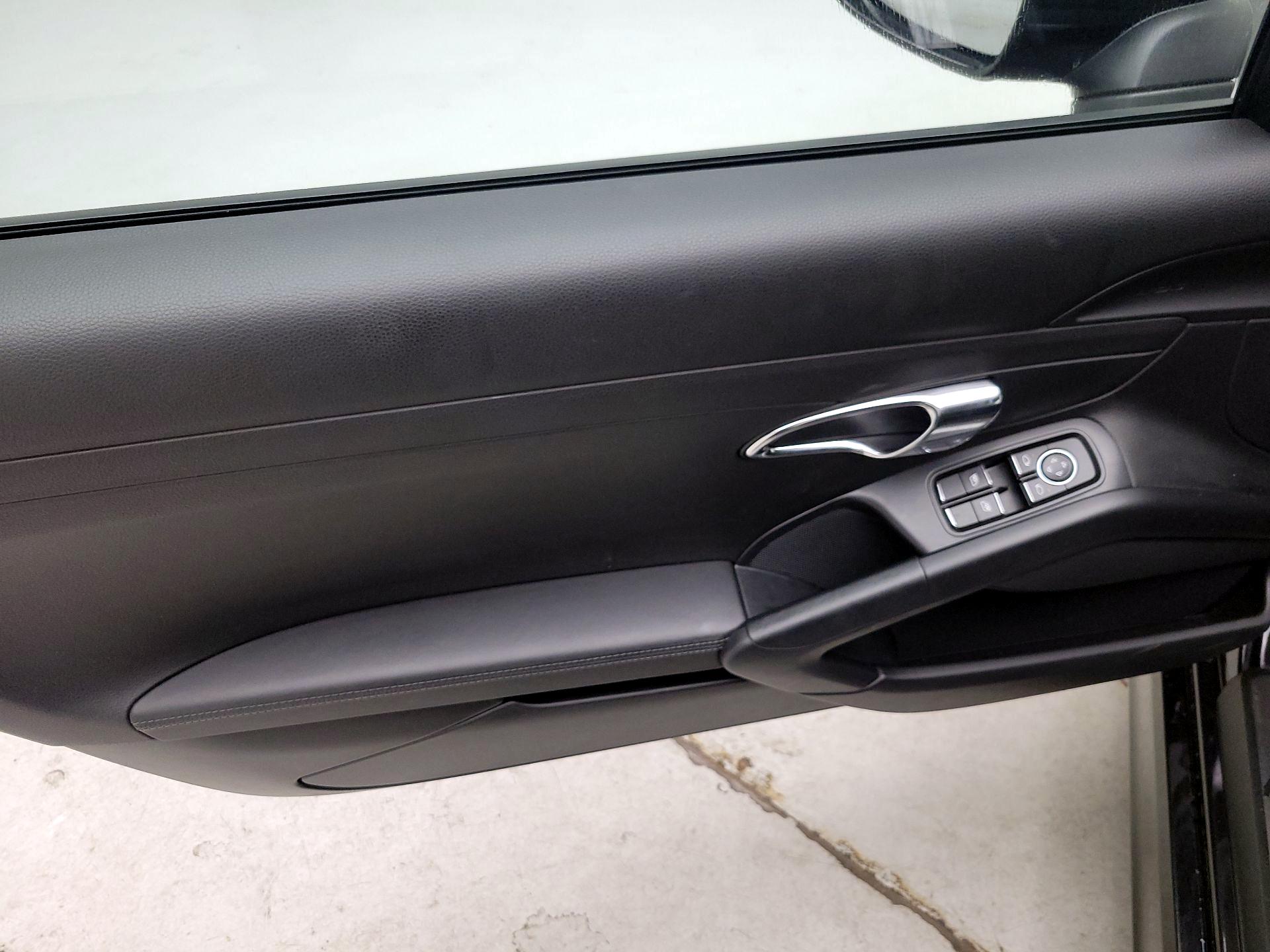 Thumbnail: 2014 Porsche Boxster - 12