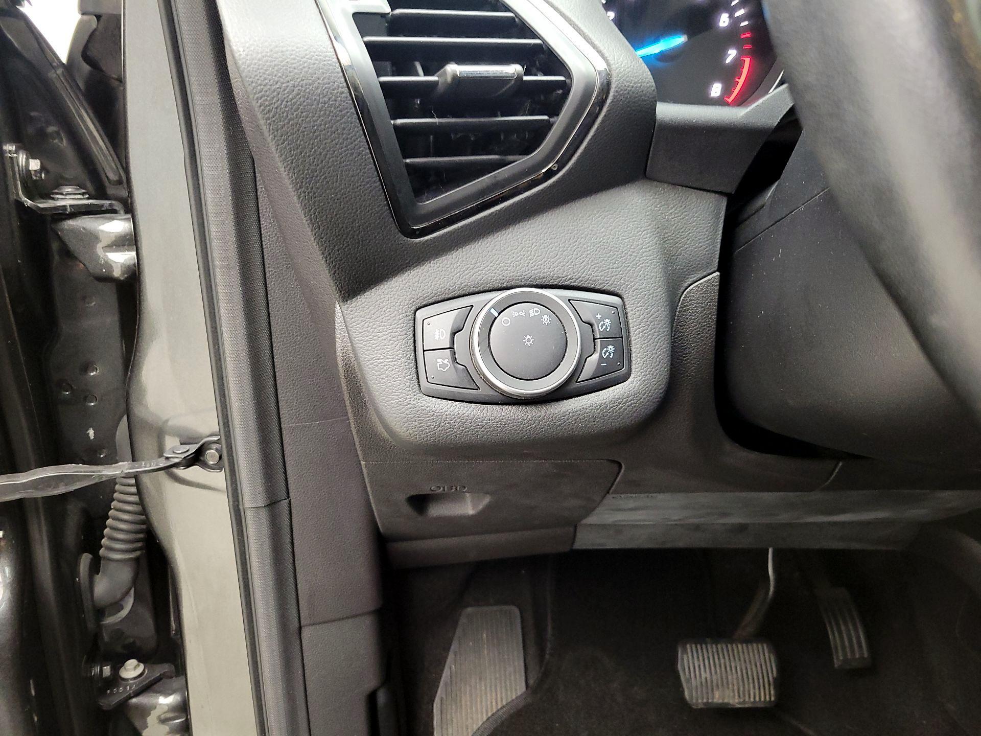 Thumbnail: 2016 Ford Escape - 13