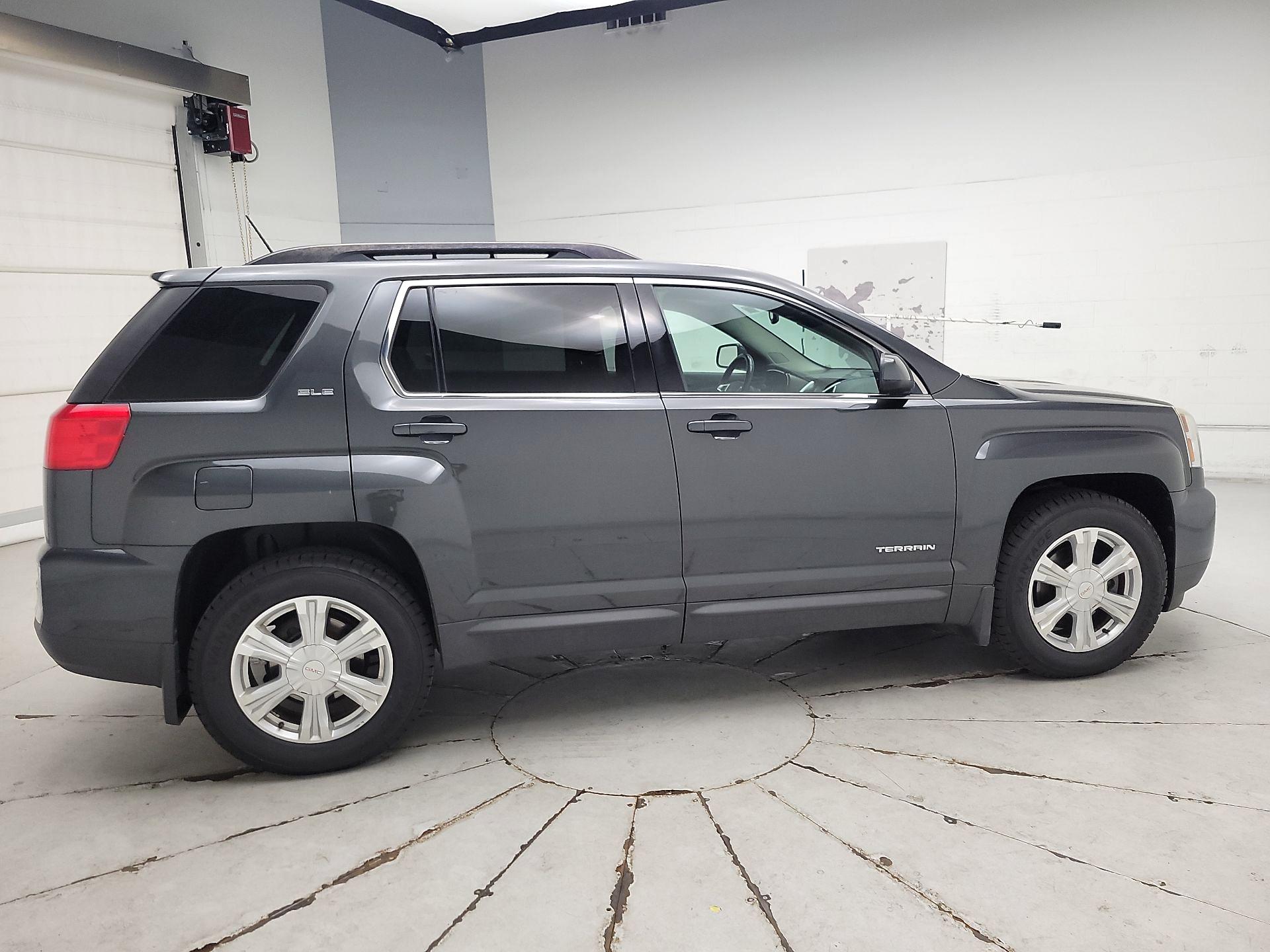 Thumbnail: 2017 GMC Terrain - 4