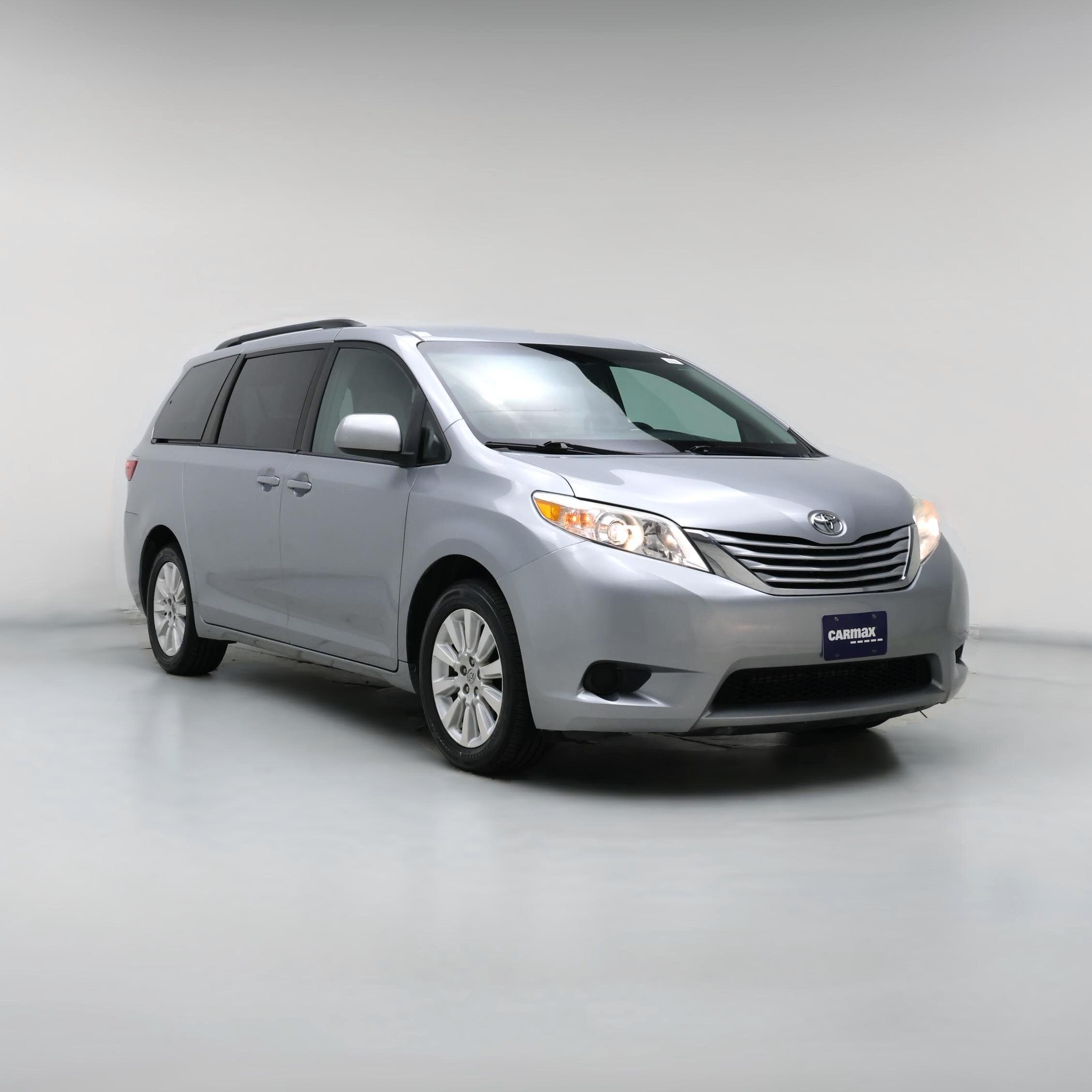 Thumbnail: 2015 Toyota Sienna - 1