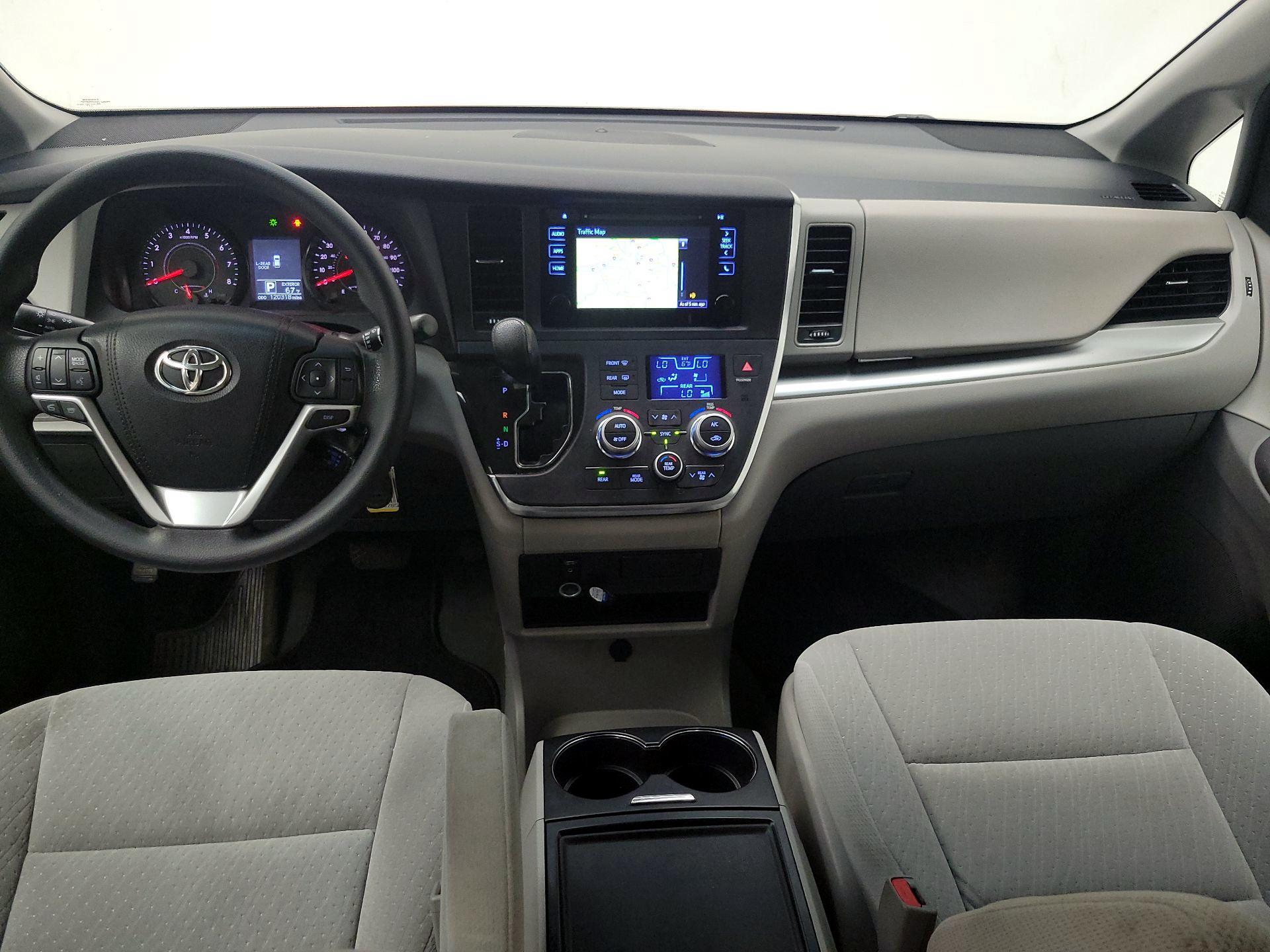Thumbnail: 2015 Toyota Sienna - 9