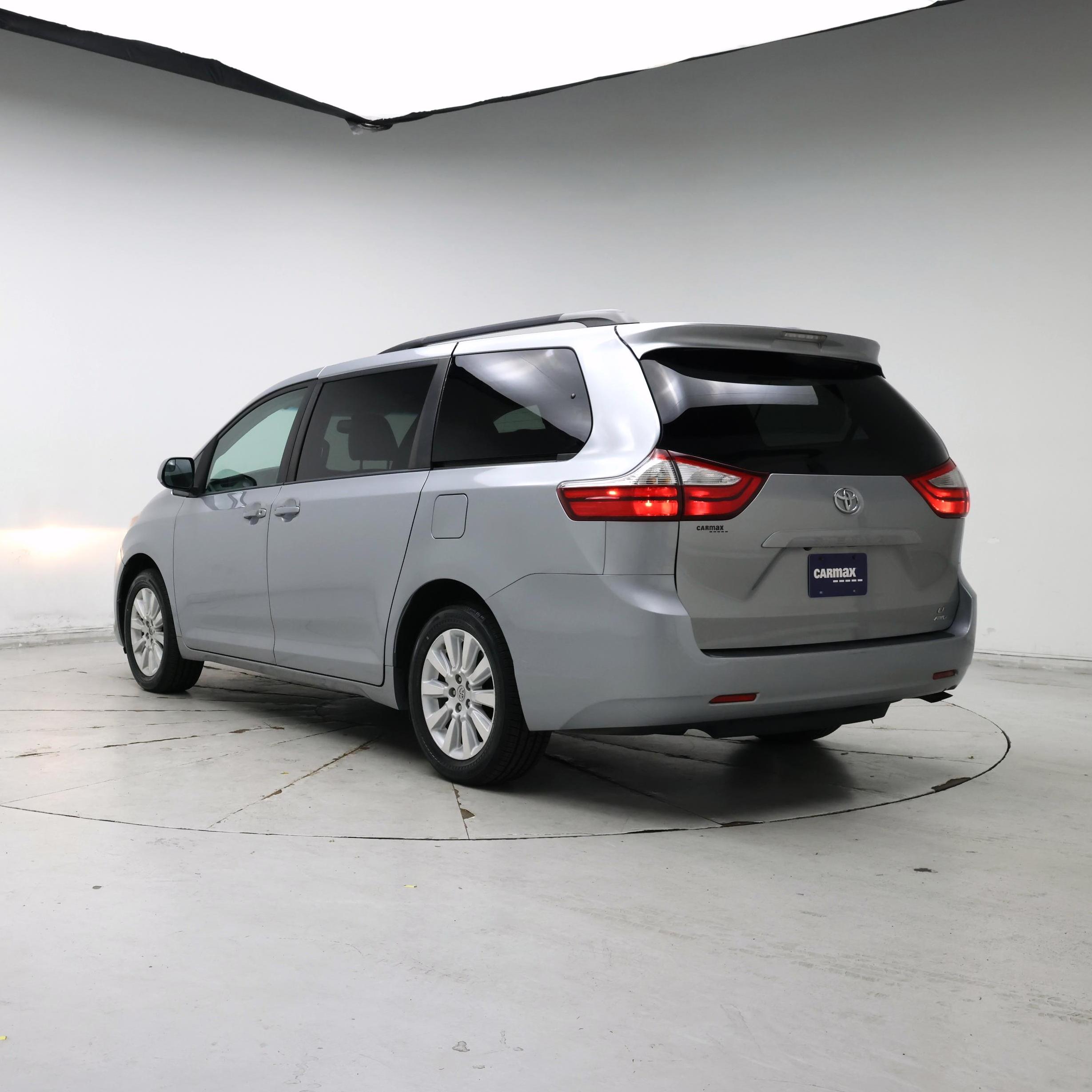 Thumbnail: 2015 Toyota Sienna - 2