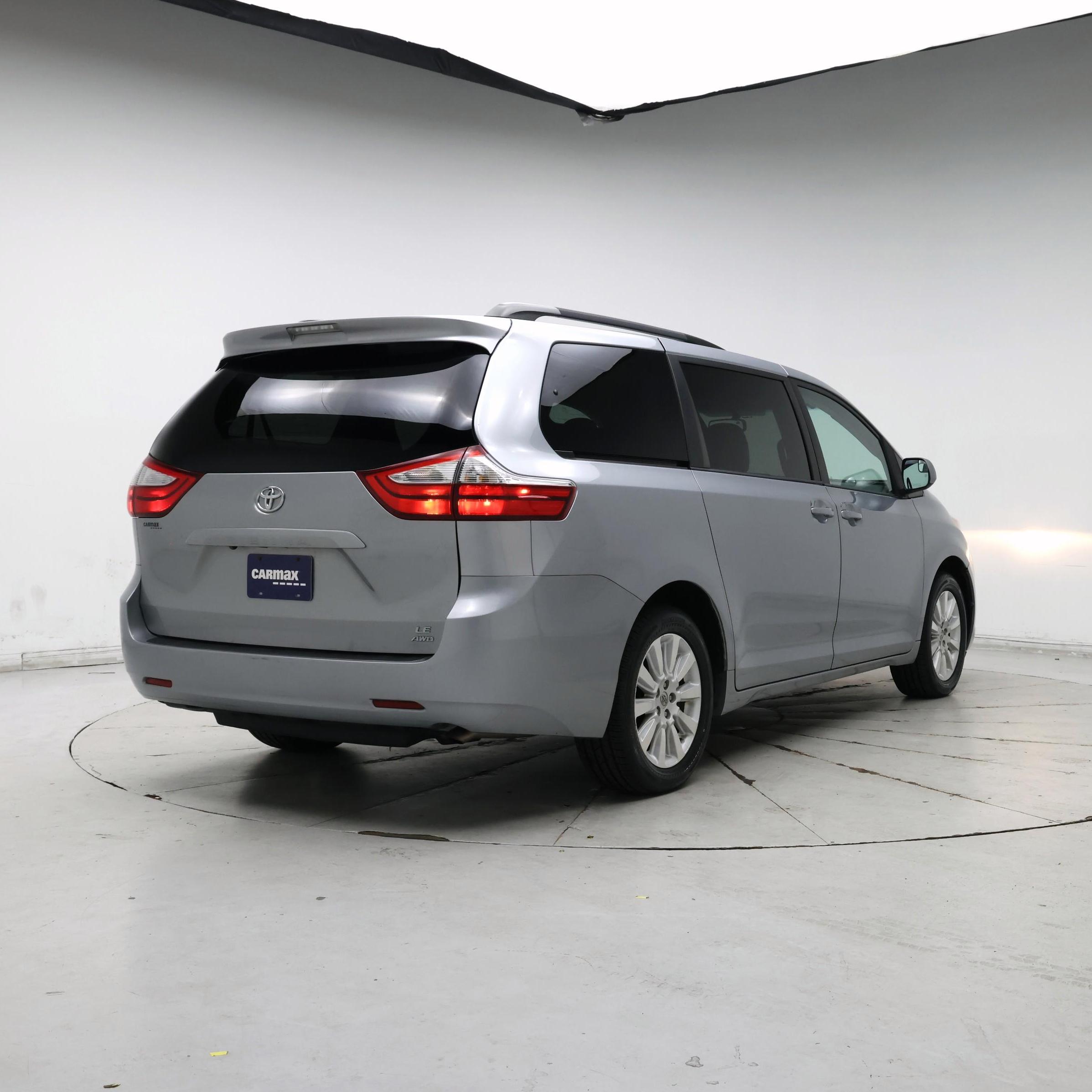 Thumbnail: 2015 Toyota Sienna - 8