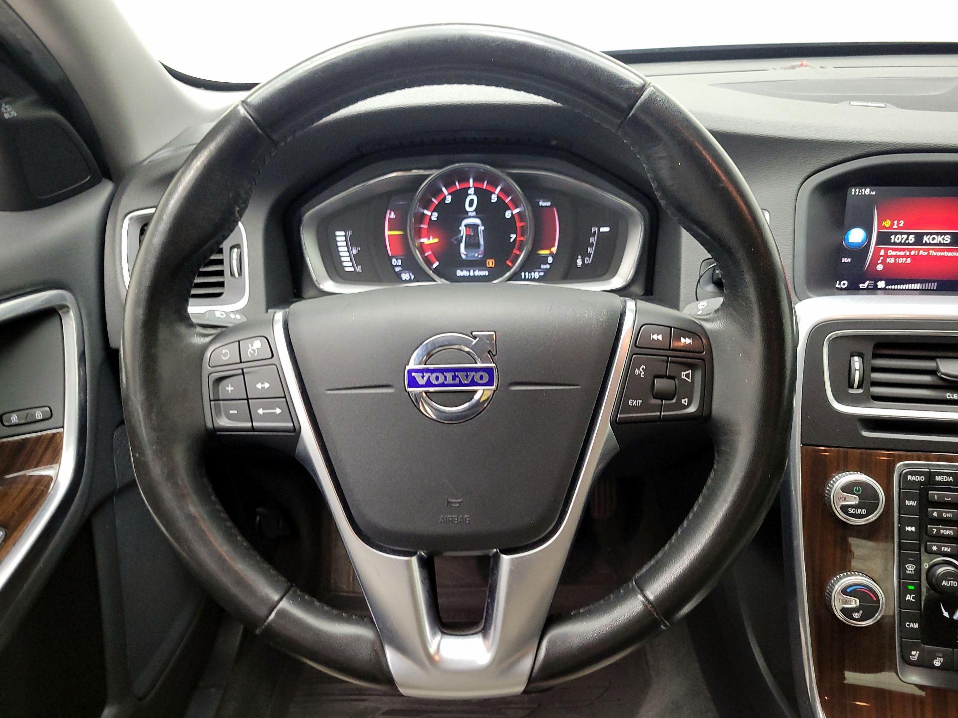 Thumbnail: 2017 Volvo S60 - 10