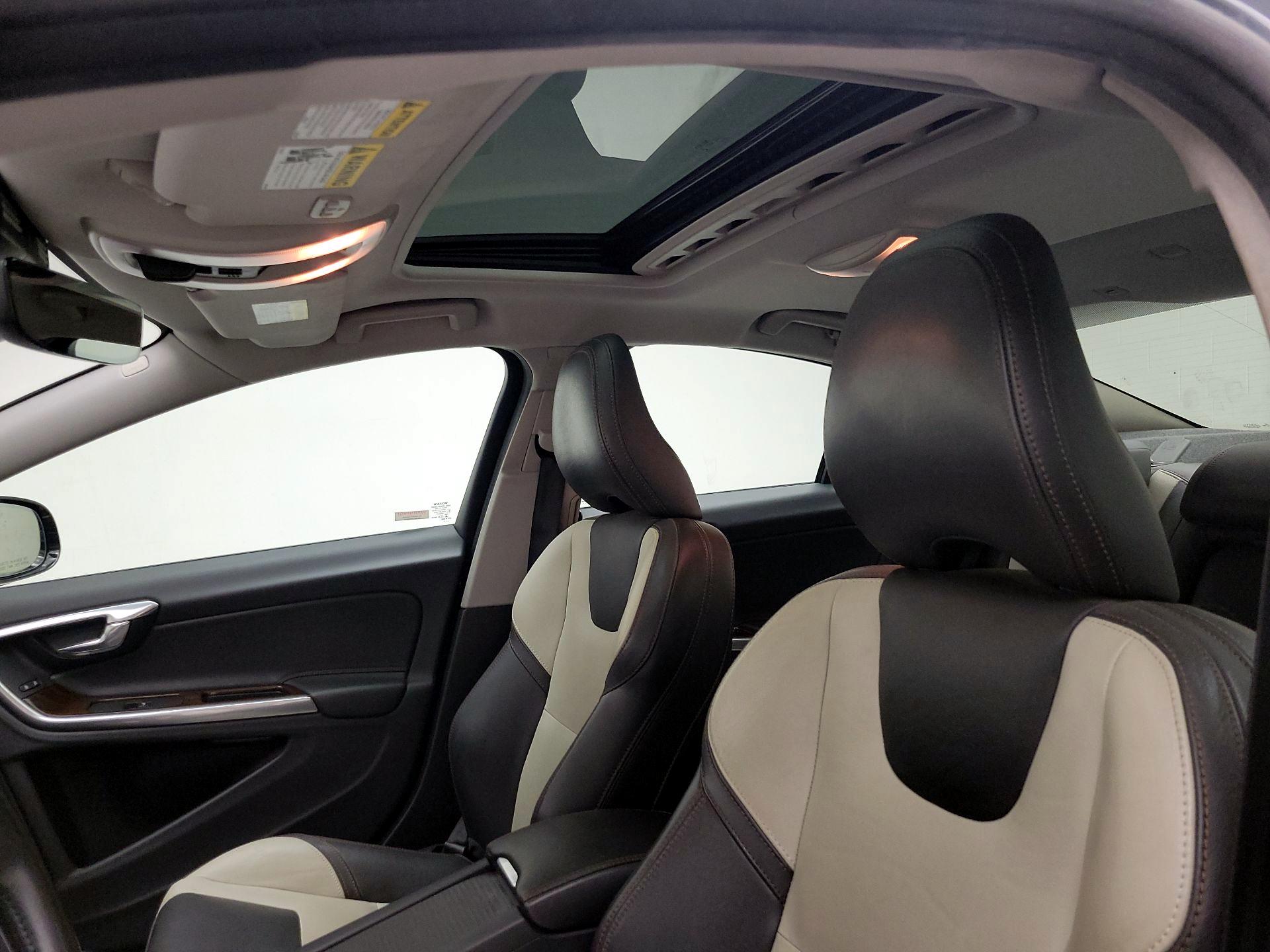 Thumbnail: 2017 Volvo S60 - 19