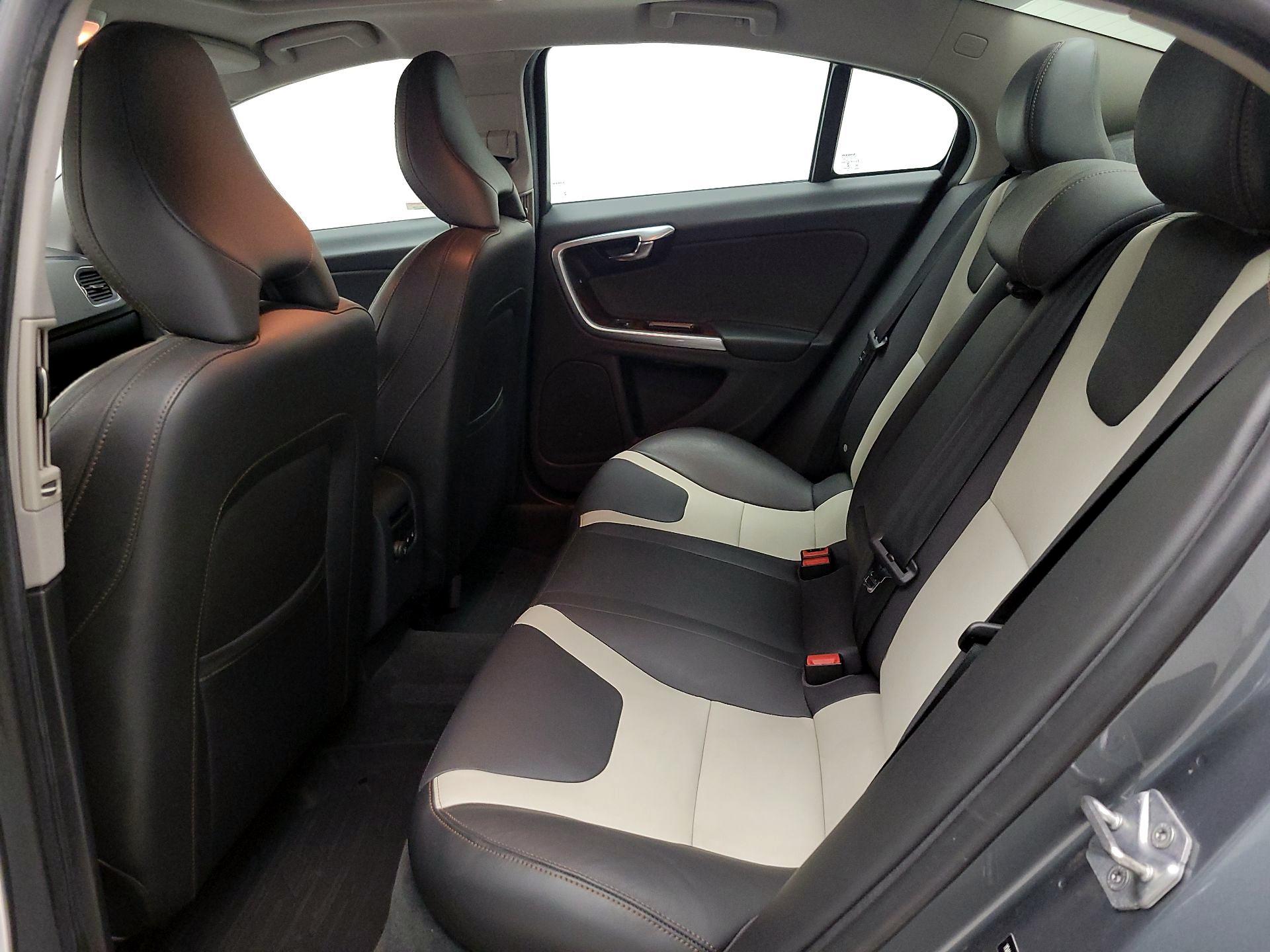 Thumbnail: 2017 Volvo S60 - 20