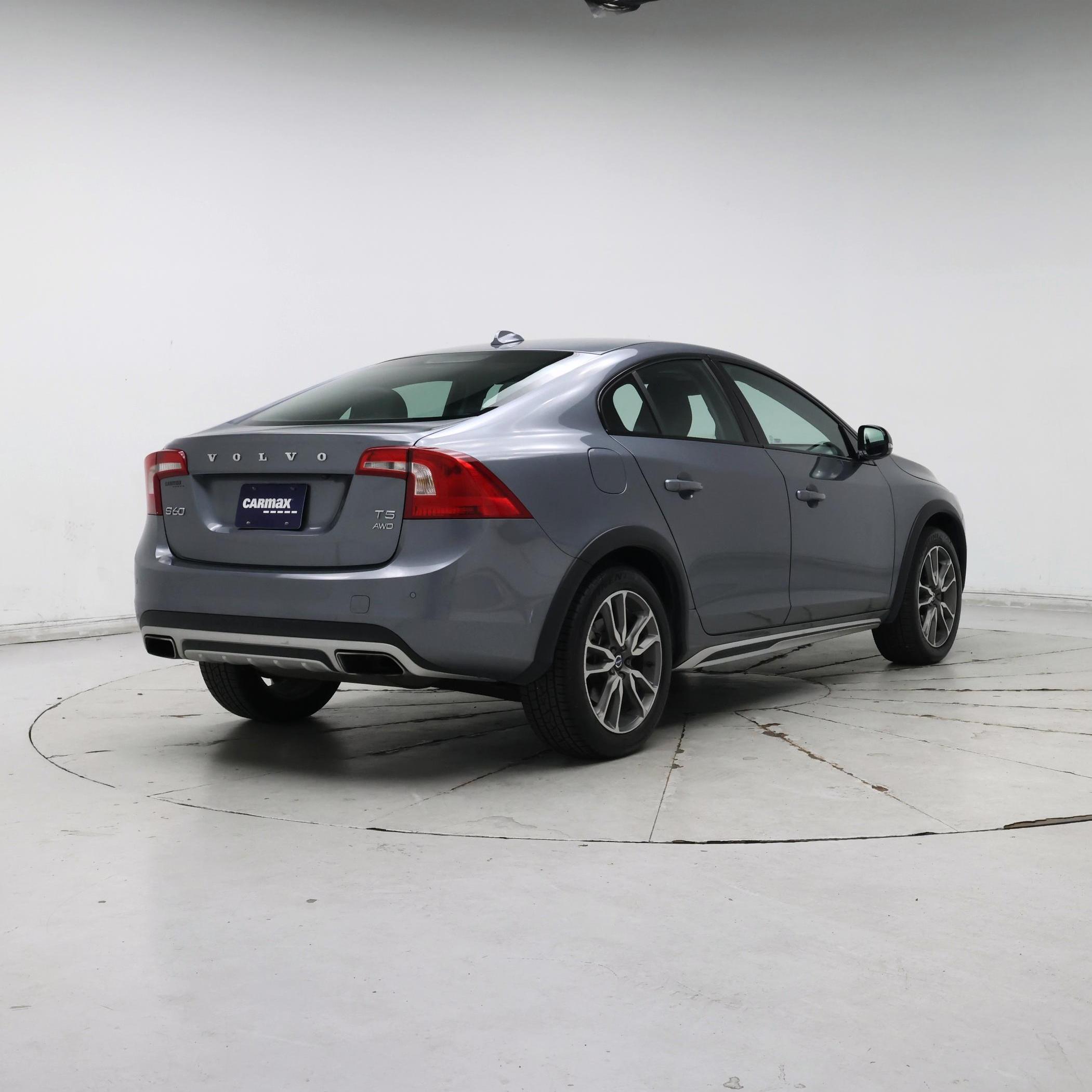 Thumbnail: 2017 Volvo S60 - 8