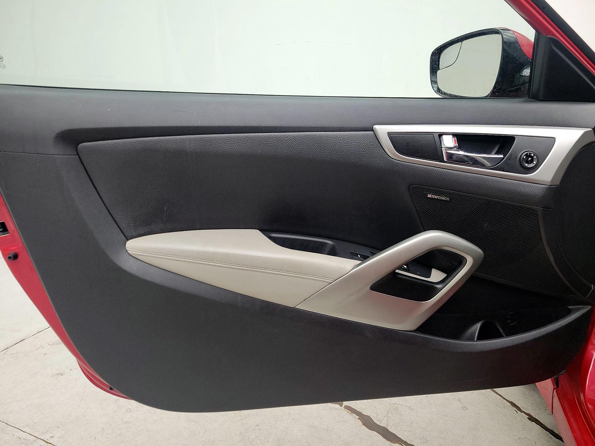 Thumbnail: 2014 Hyundai Veloster - 12