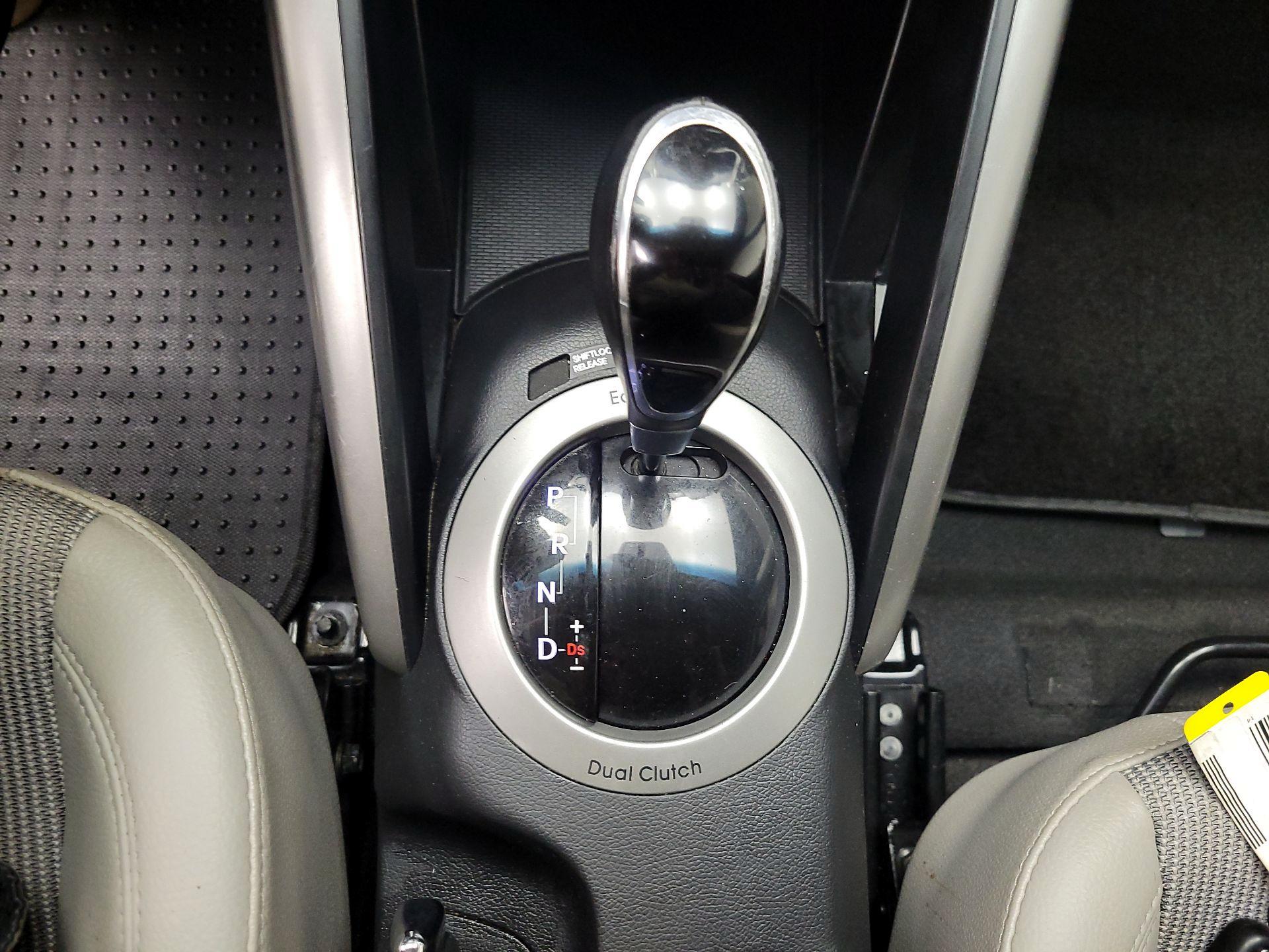 Thumbnail: 2014 Hyundai Veloster - 18