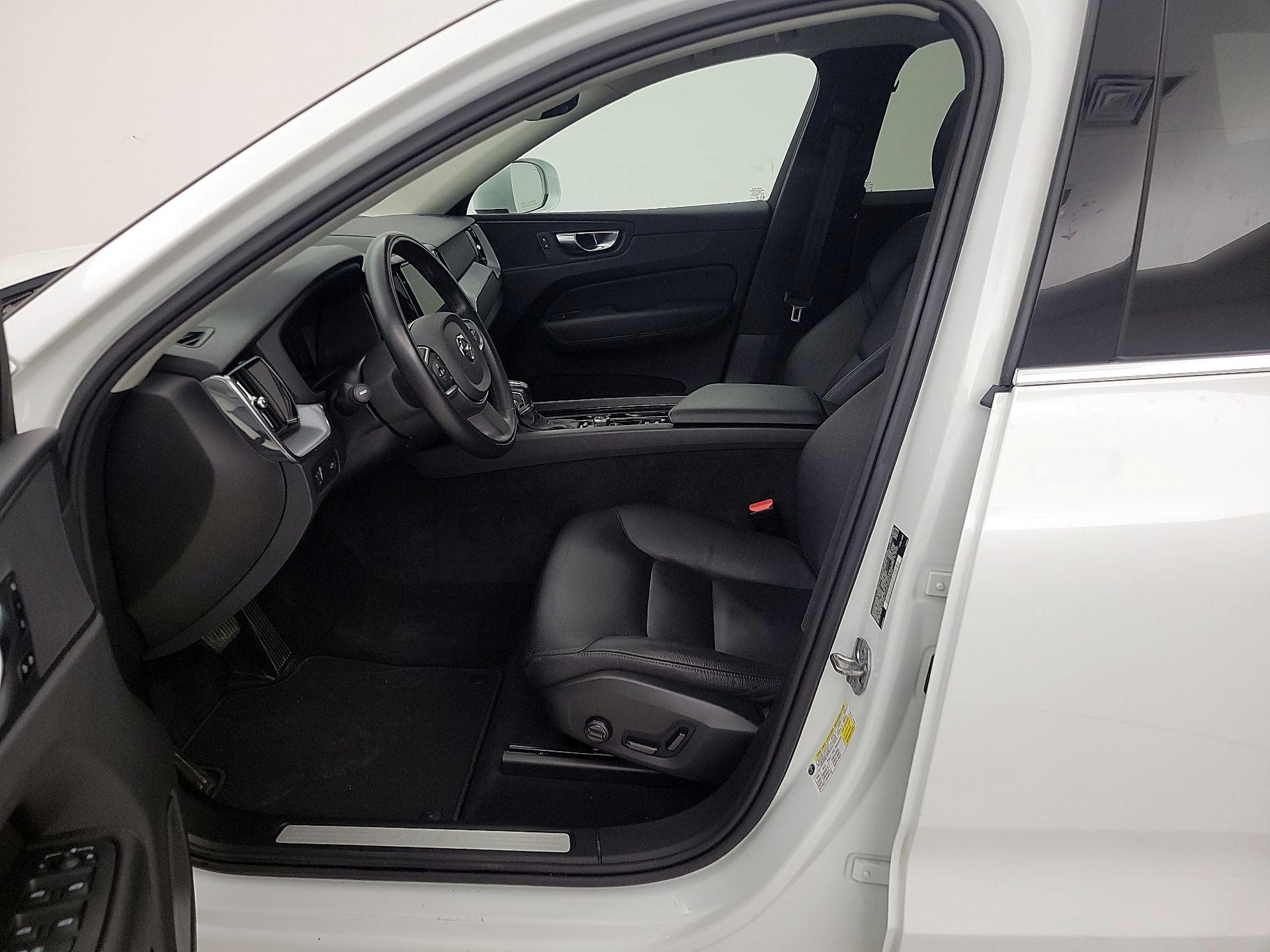 Thumbnail: 2020 Volvo XC60 - 11