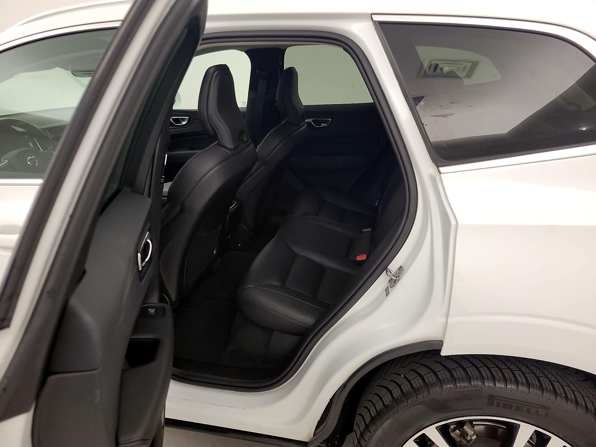 Thumbnail: 2020 Volvo XC60 - 20