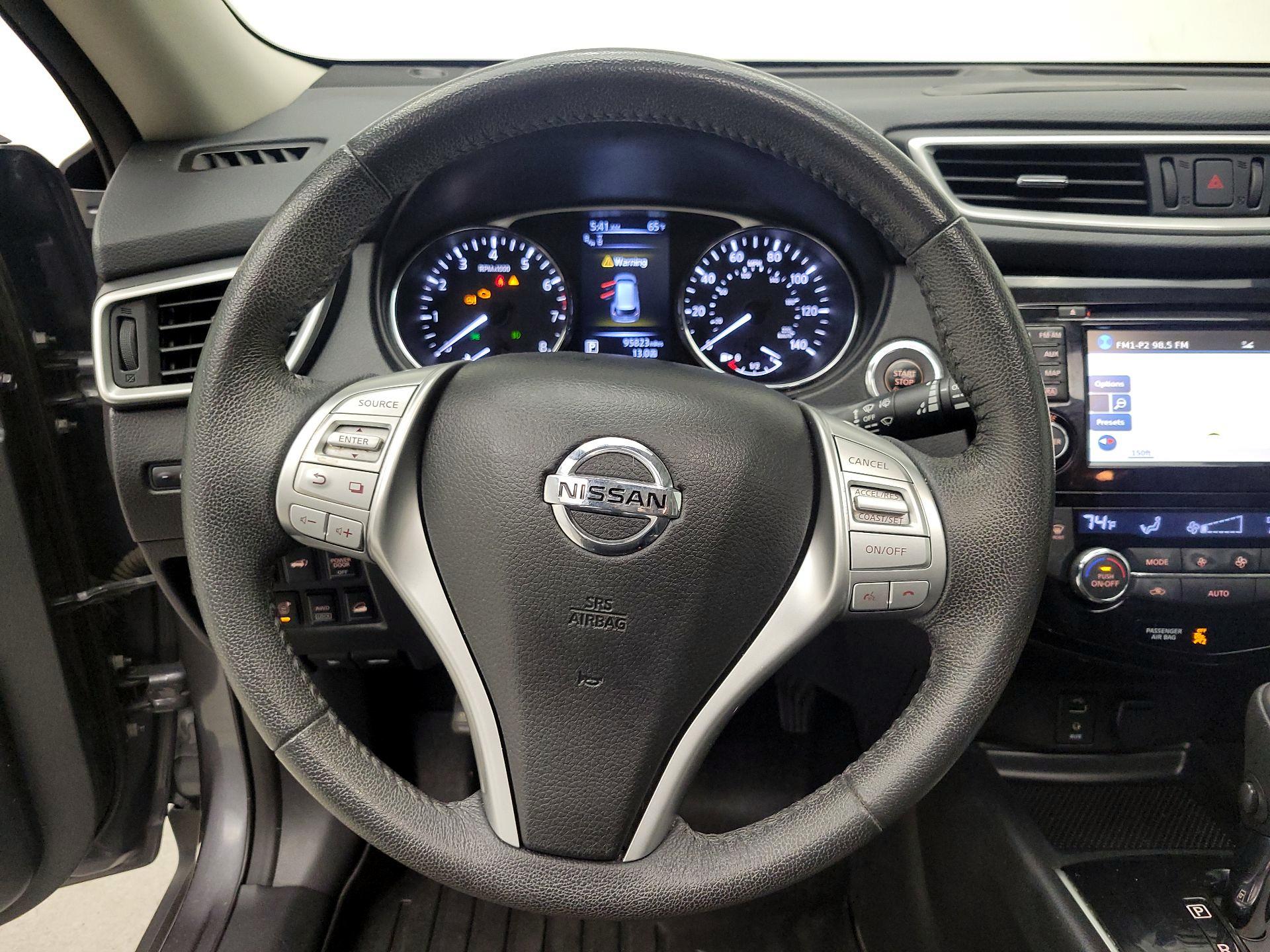 Thumbnail: 2016 Nissan Rogue - 10