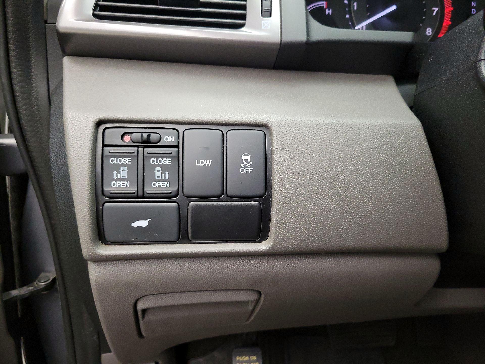 Thumbnail: 2016 Honda Odyssey - 13