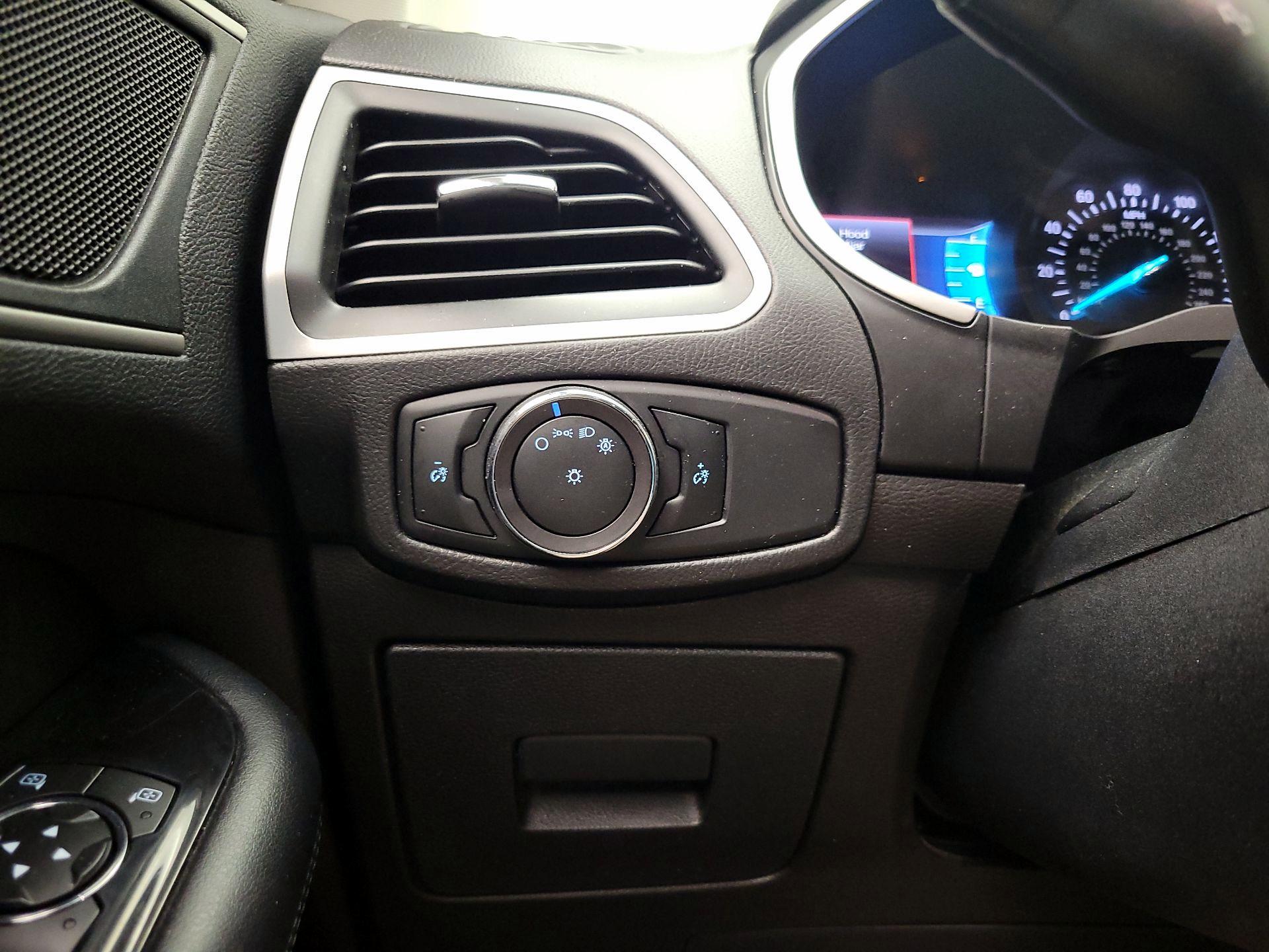 Thumbnail: 2017 Ford Edge - 13