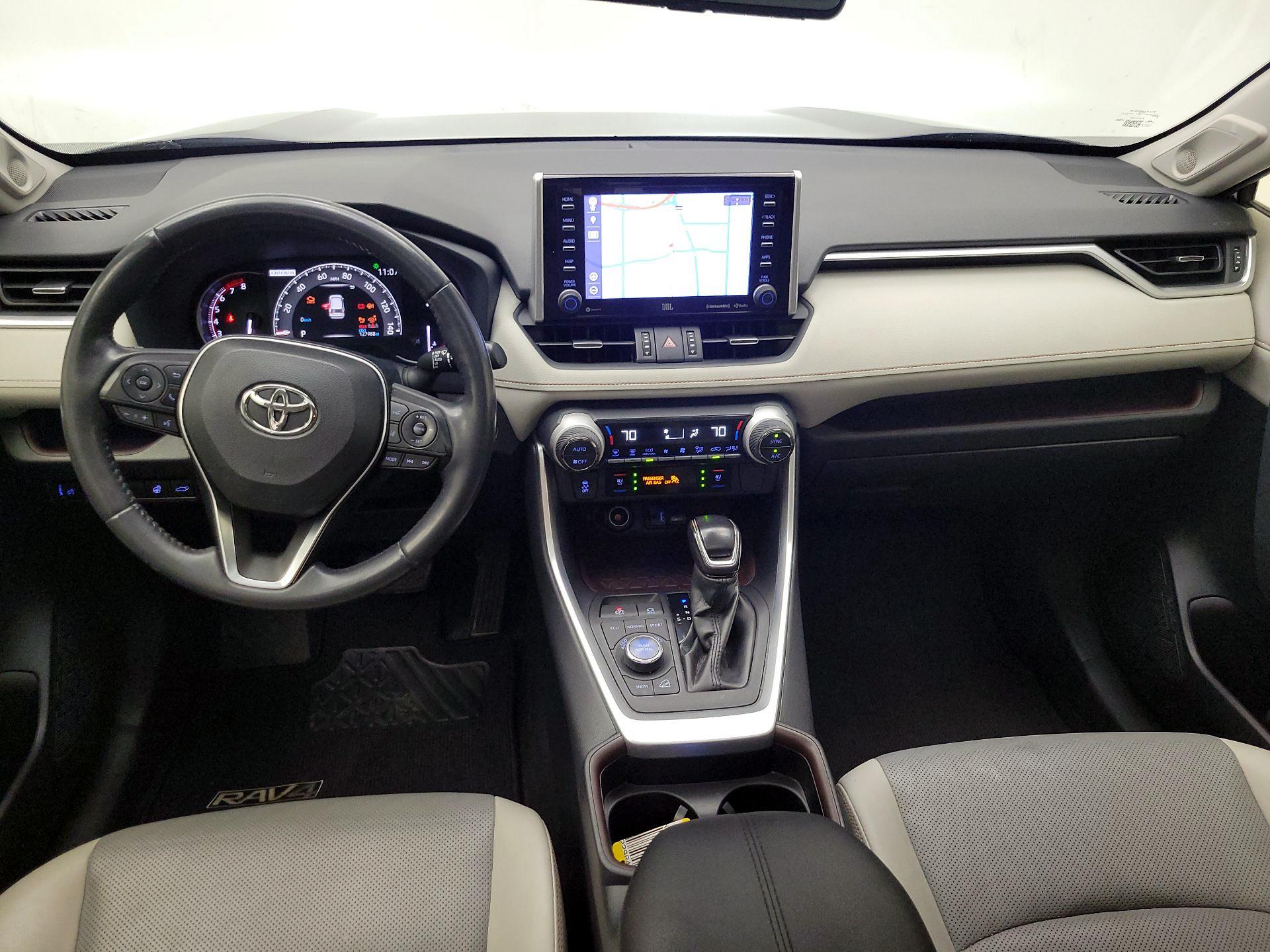 Thumbnail: 2019 Toyota RAV4 - 9