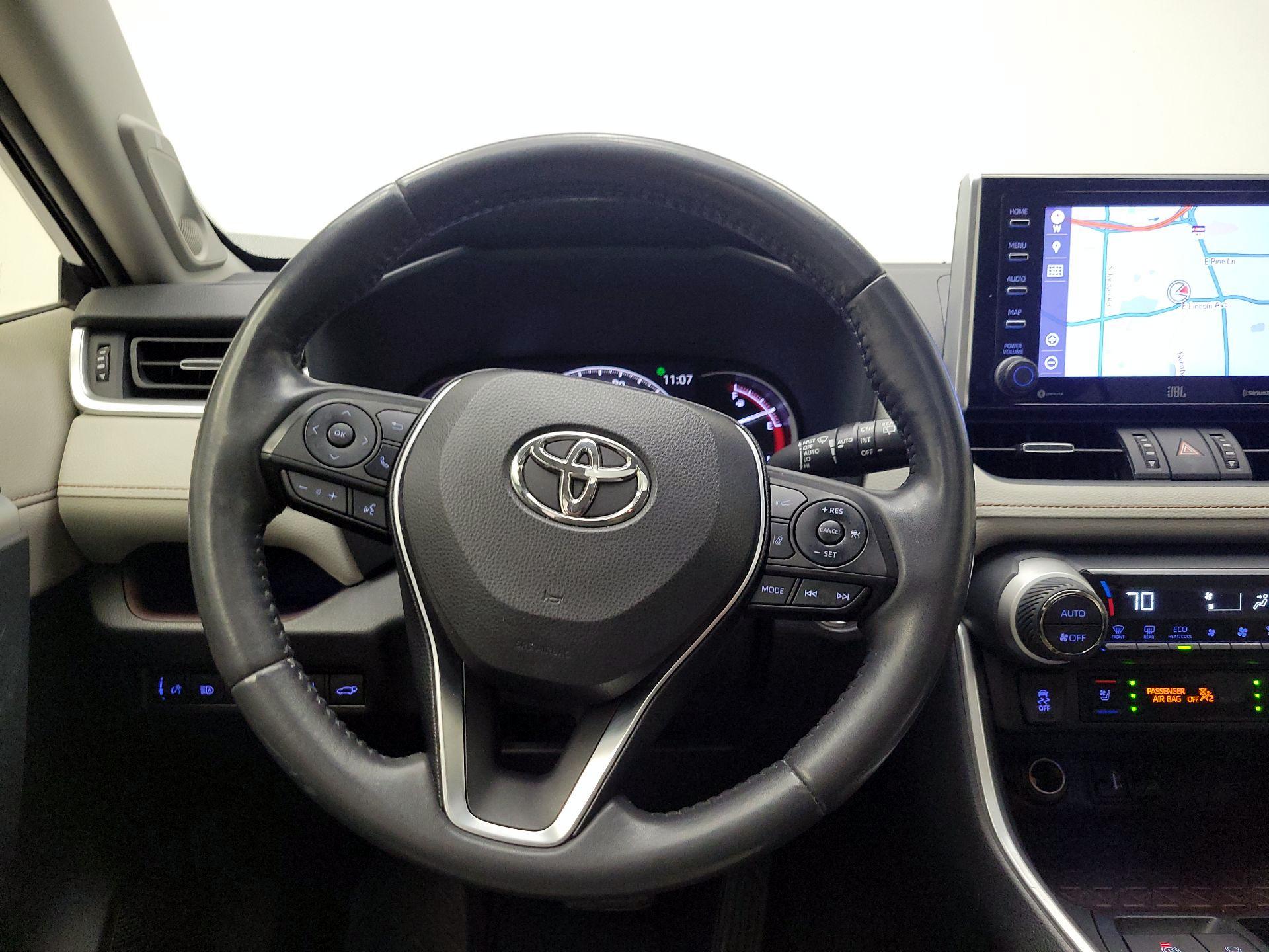 Thumbnail: 2019 Toyota RAV4 - 10