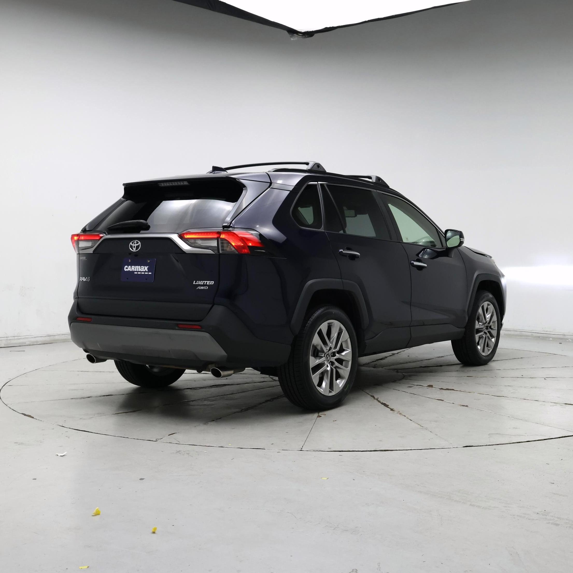 Thumbnail: 2019 Toyota RAV4 - 8