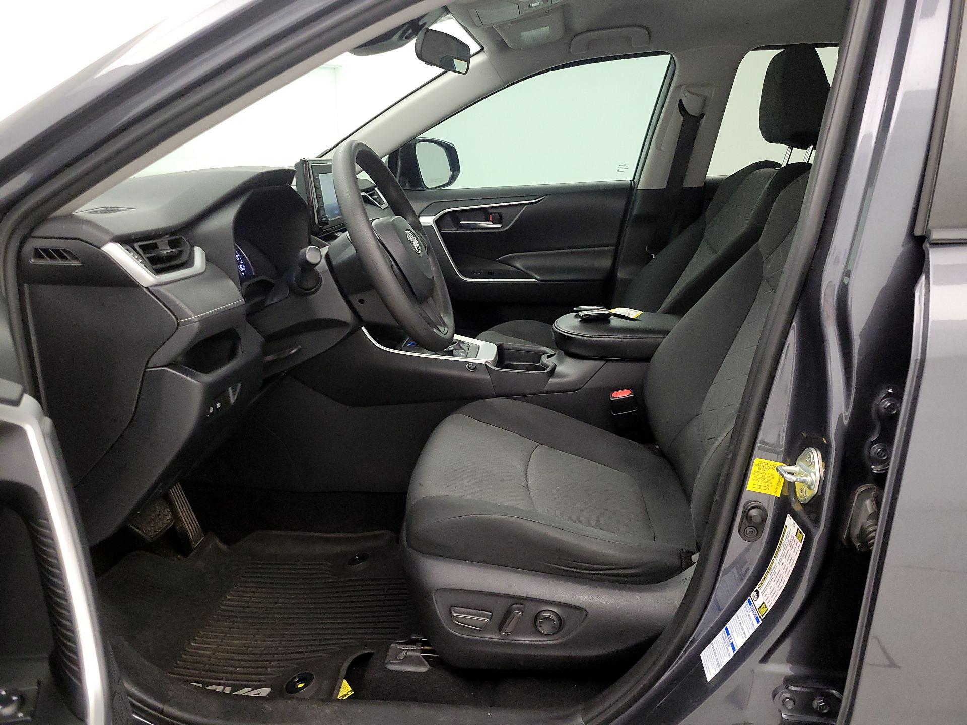 Thumbnail: 2020 Toyota RAV4 - 11