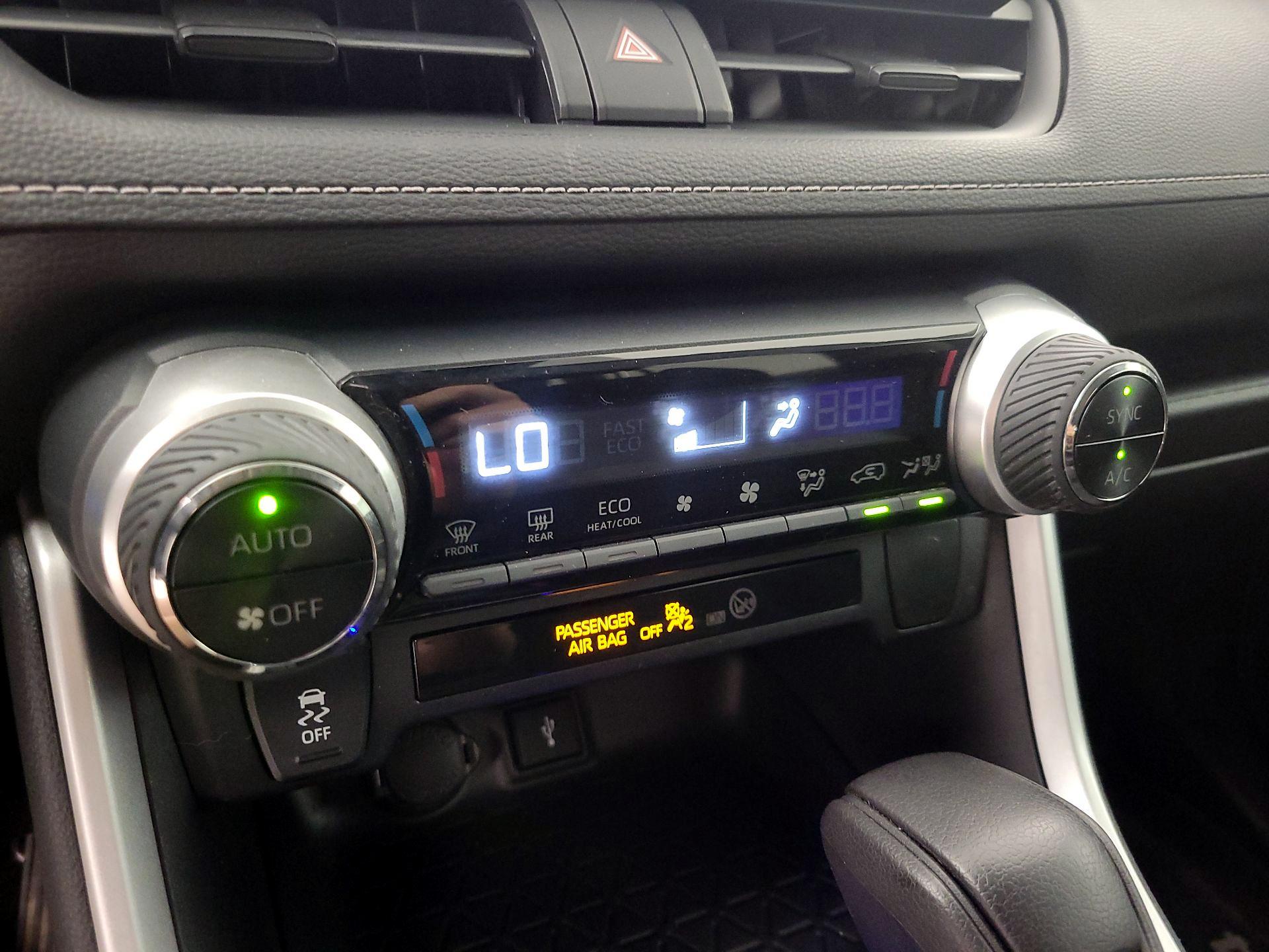 Thumbnail: 2020 Toyota RAV4 - 16