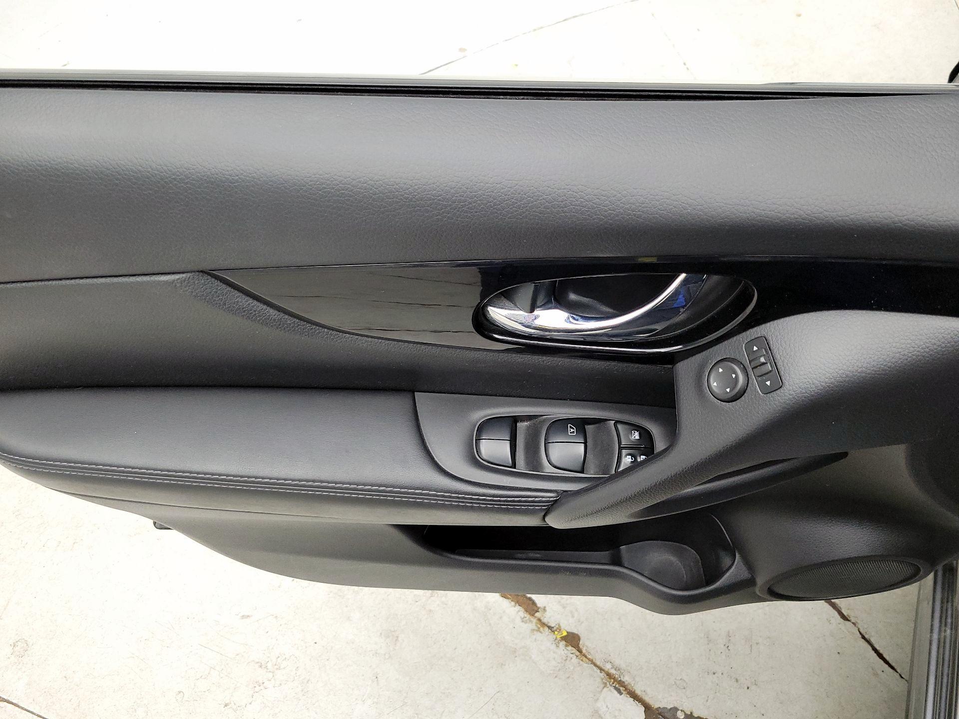 Thumbnail: 2019 Nissan Rogue Sport - 12