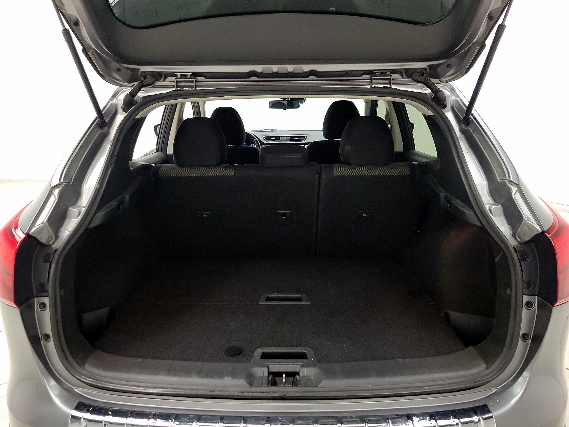 Thumbnail: 2019 Nissan Rogue Sport - 20