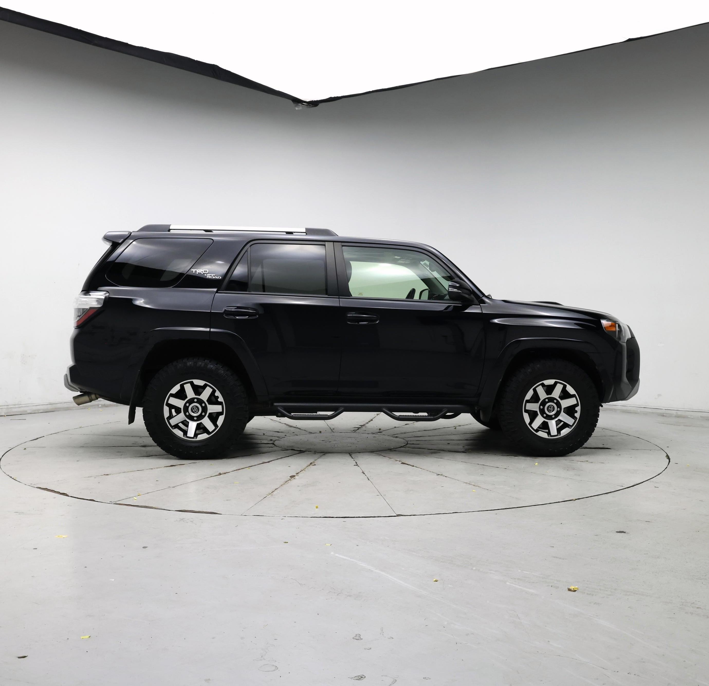 Thumbnail: 2017 Toyota 4Runner - 7