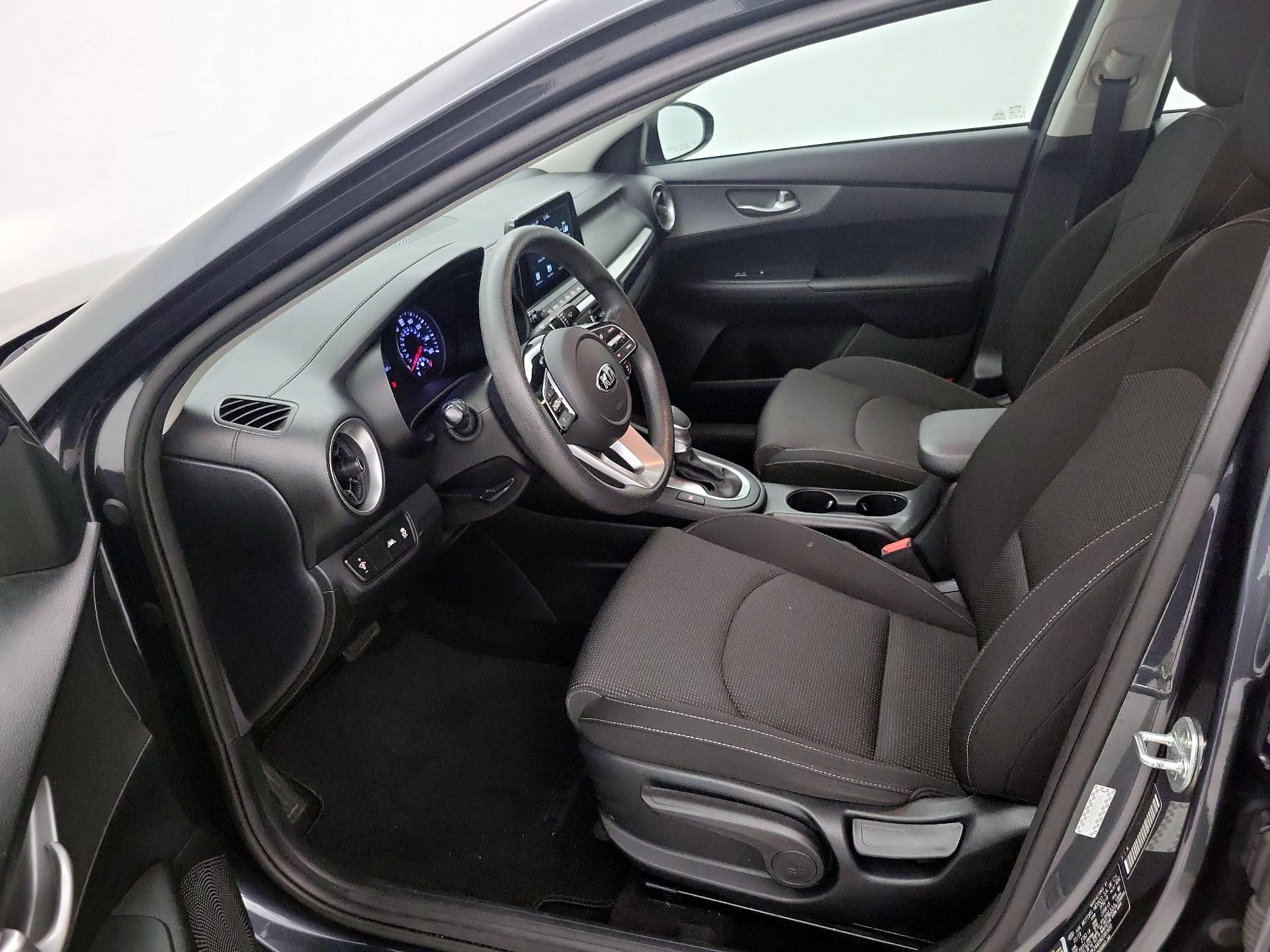 Thumbnail: 2019 Kia Forte - 11