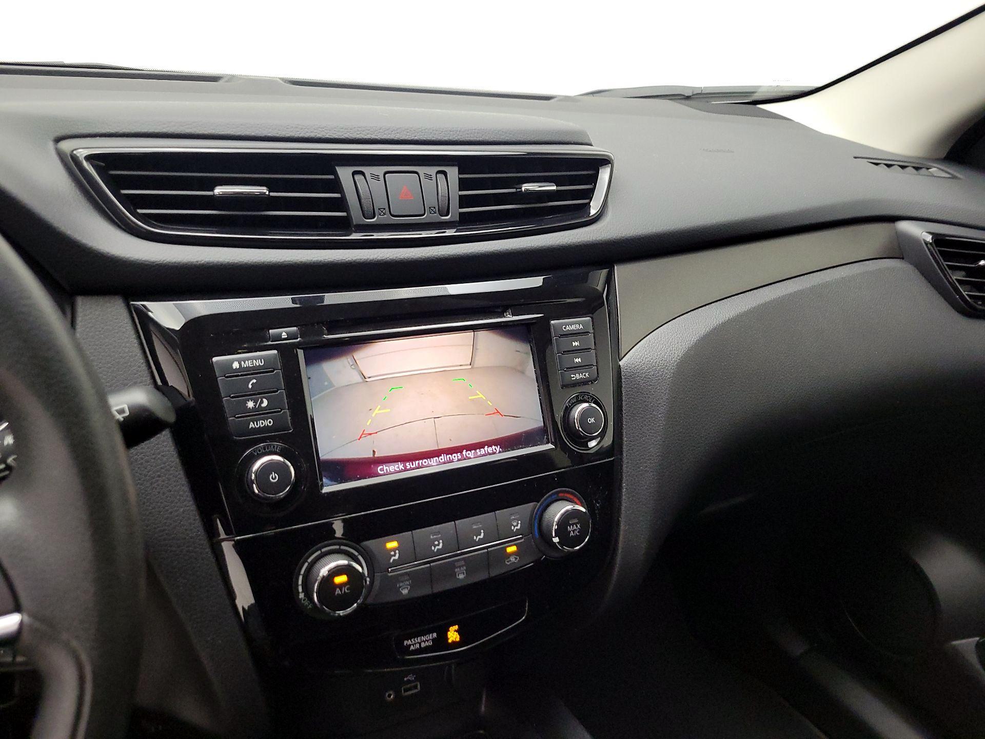 Thumbnail: 2019 Nissan Rogue Sport - 14